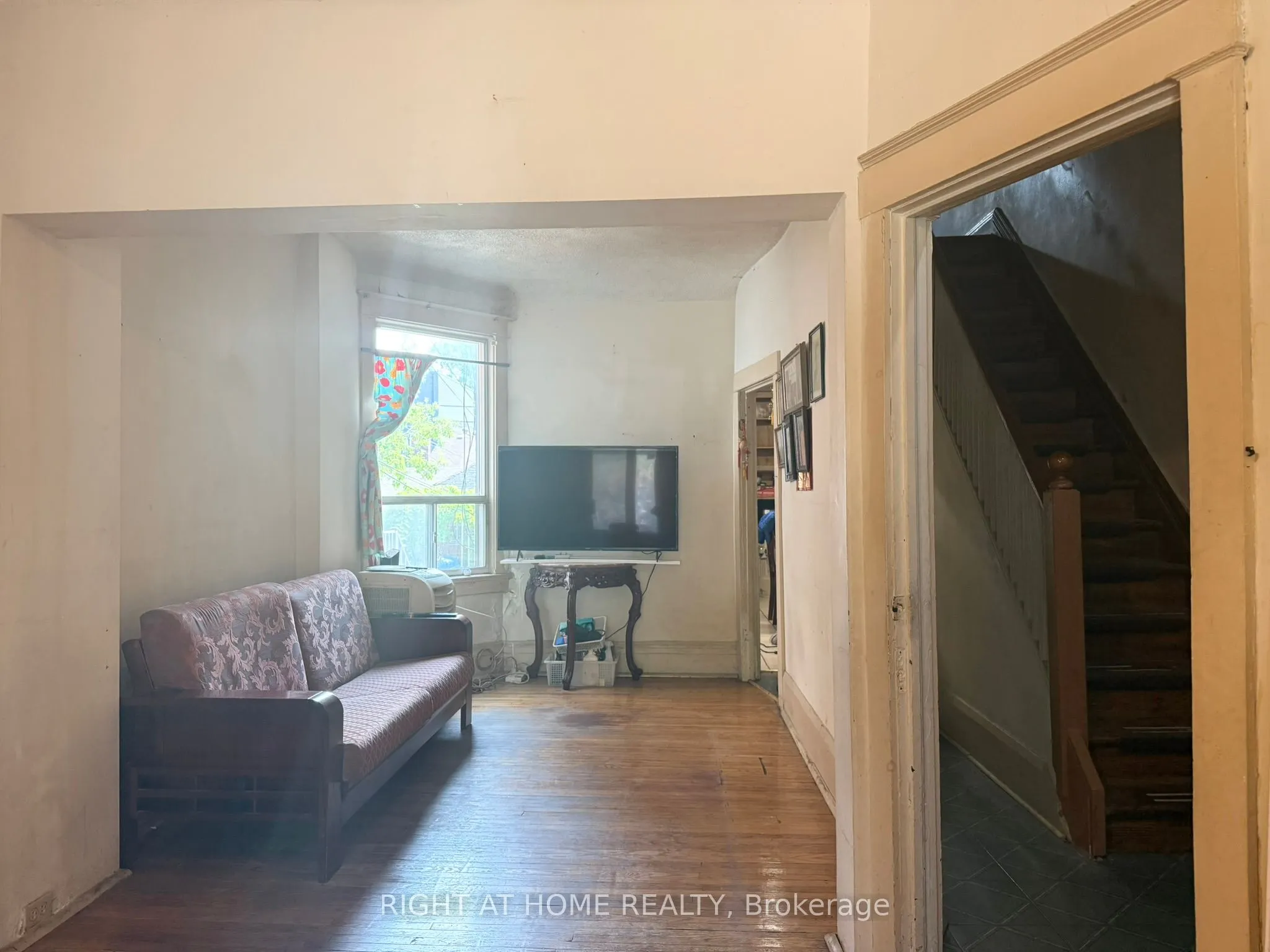 665 Ossington Avenue
