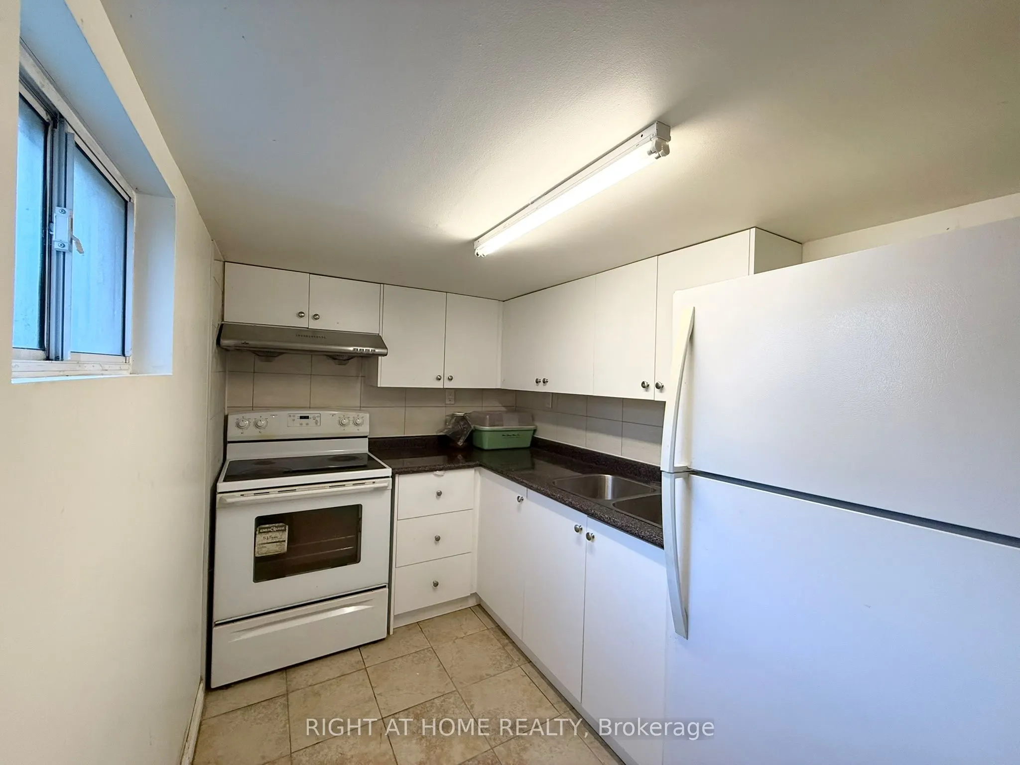 665 Ossington Avenue
