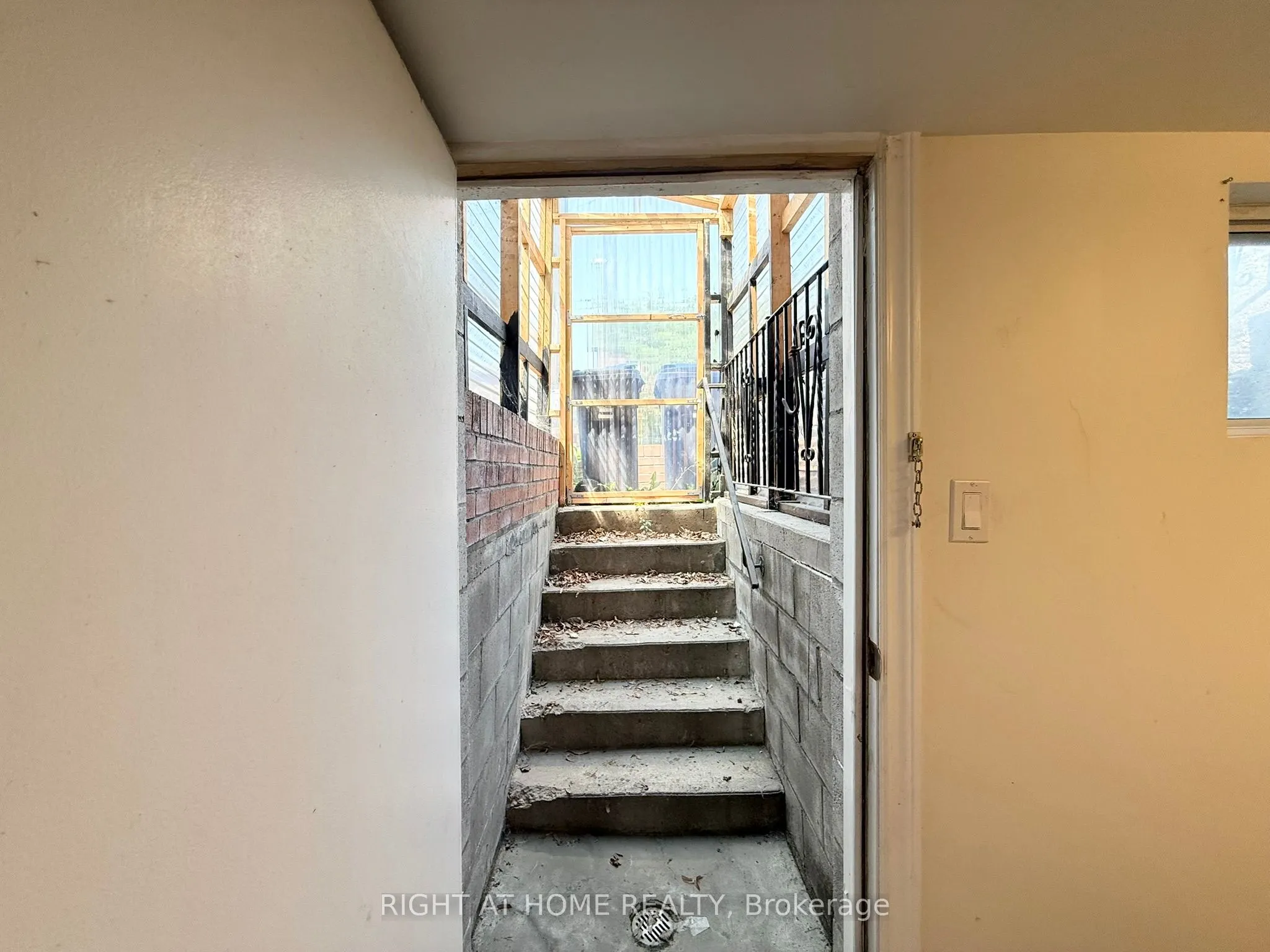 665 Ossington Avenue