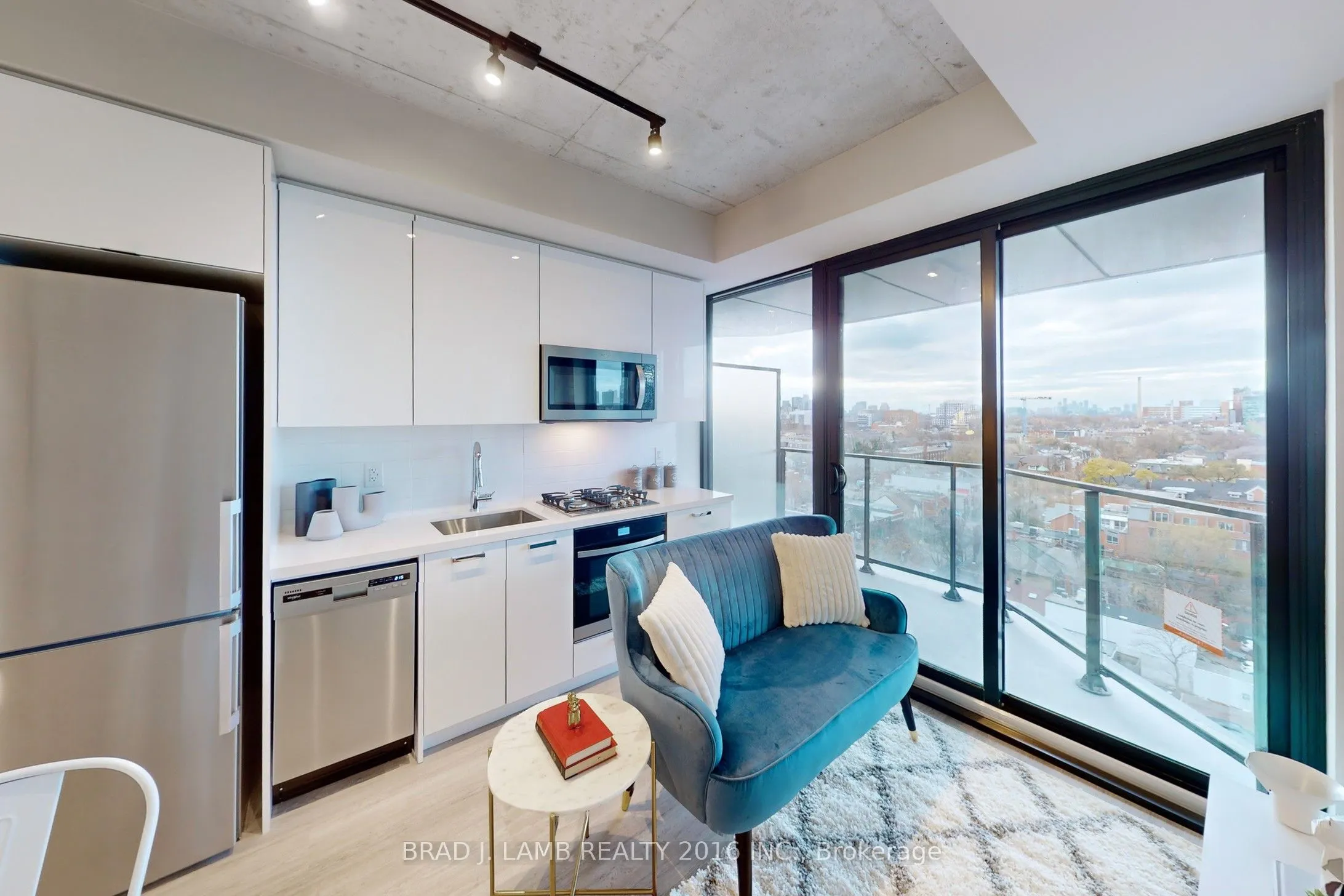 195 McCaul Street, #1014