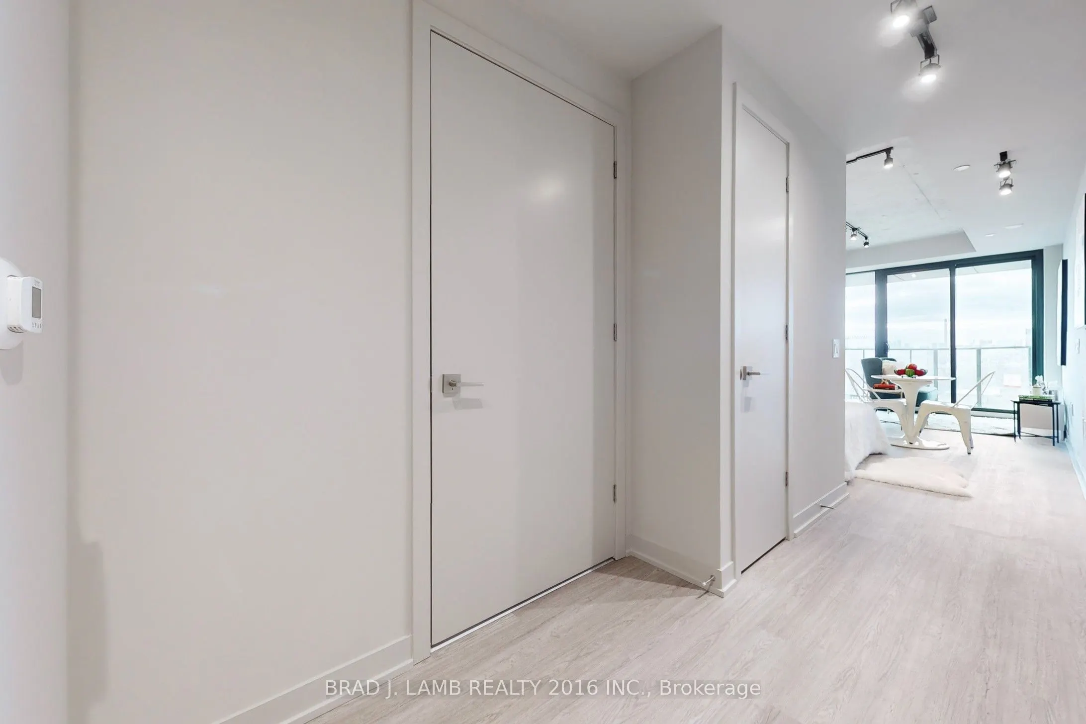 195 McCaul Street, #1014