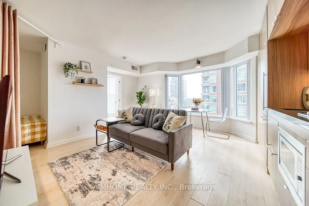 155 Yorkville Avenue, #1714