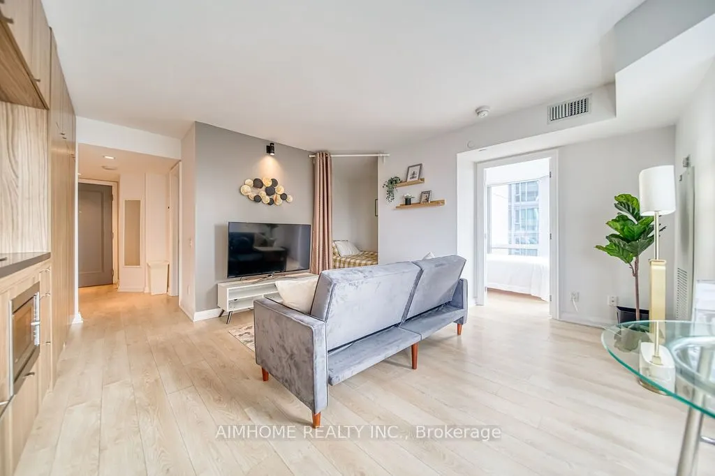 155 Yorkville Avenue, #1714