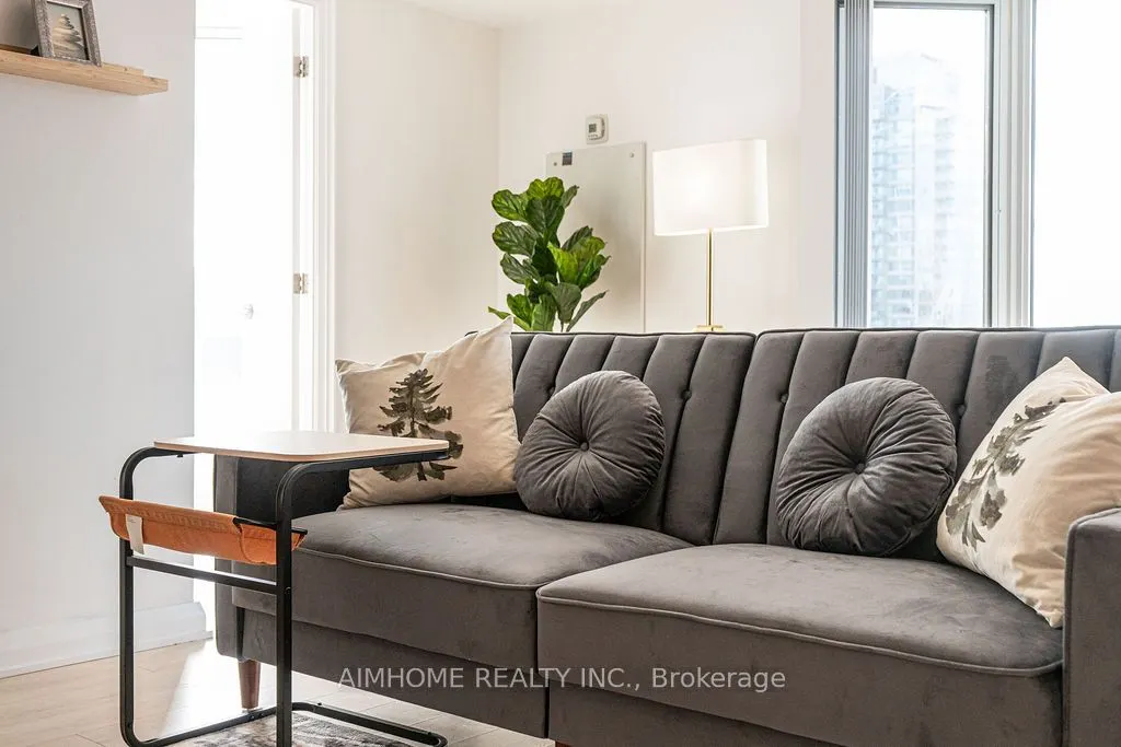 155 Yorkville Avenue, #1714