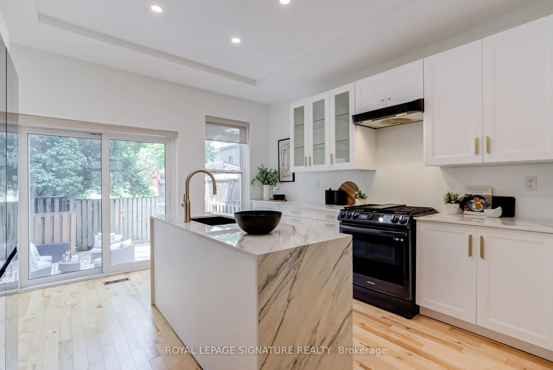 20 Manning Avenue
