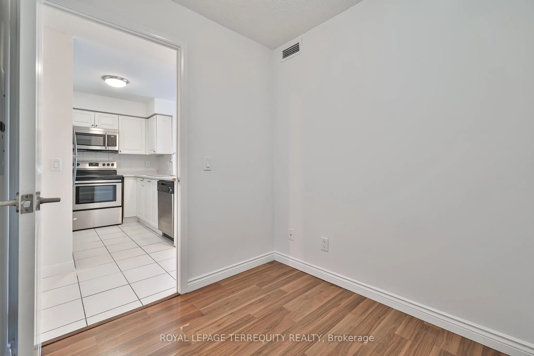 4968 Yonge Street, #2706