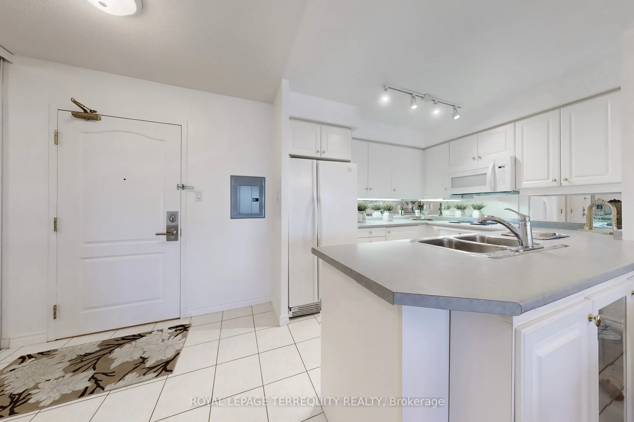 18 Wanless Avenue, #505