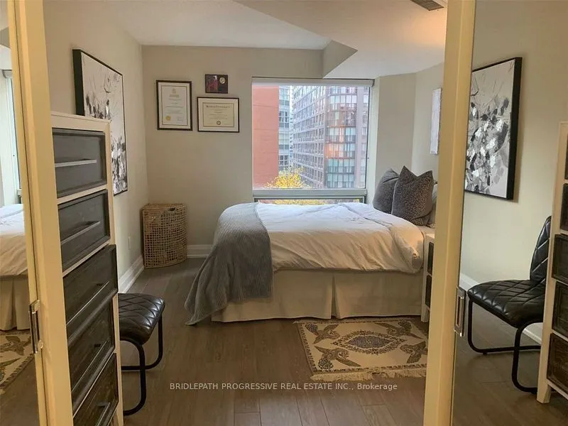 1001 Bay Street, #706