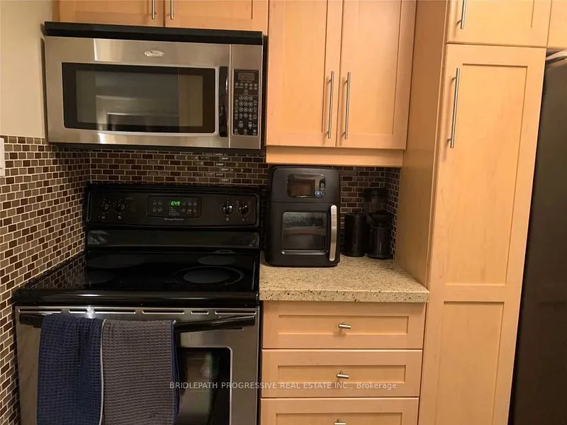 1001 Bay Street, #706