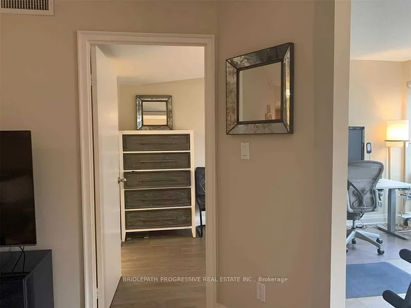 1001 Bay Street, #706