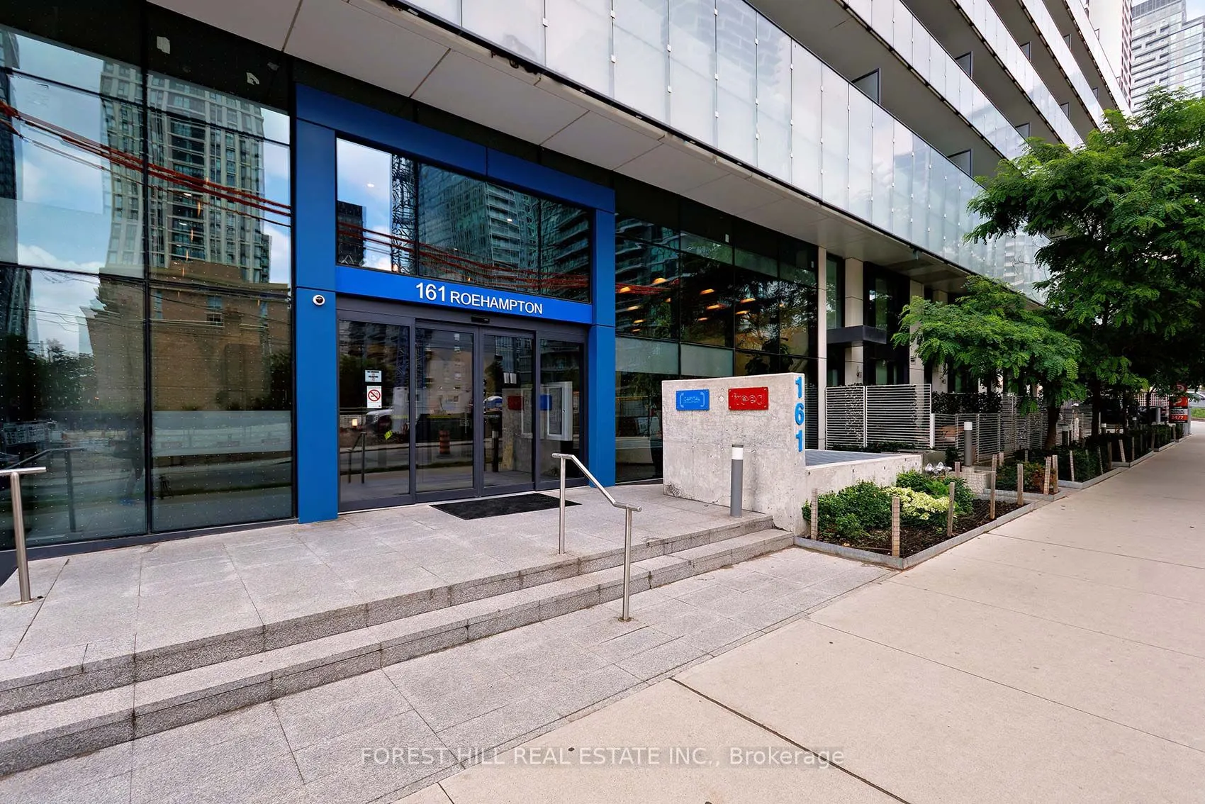 161 Roehampton Avenue, #711