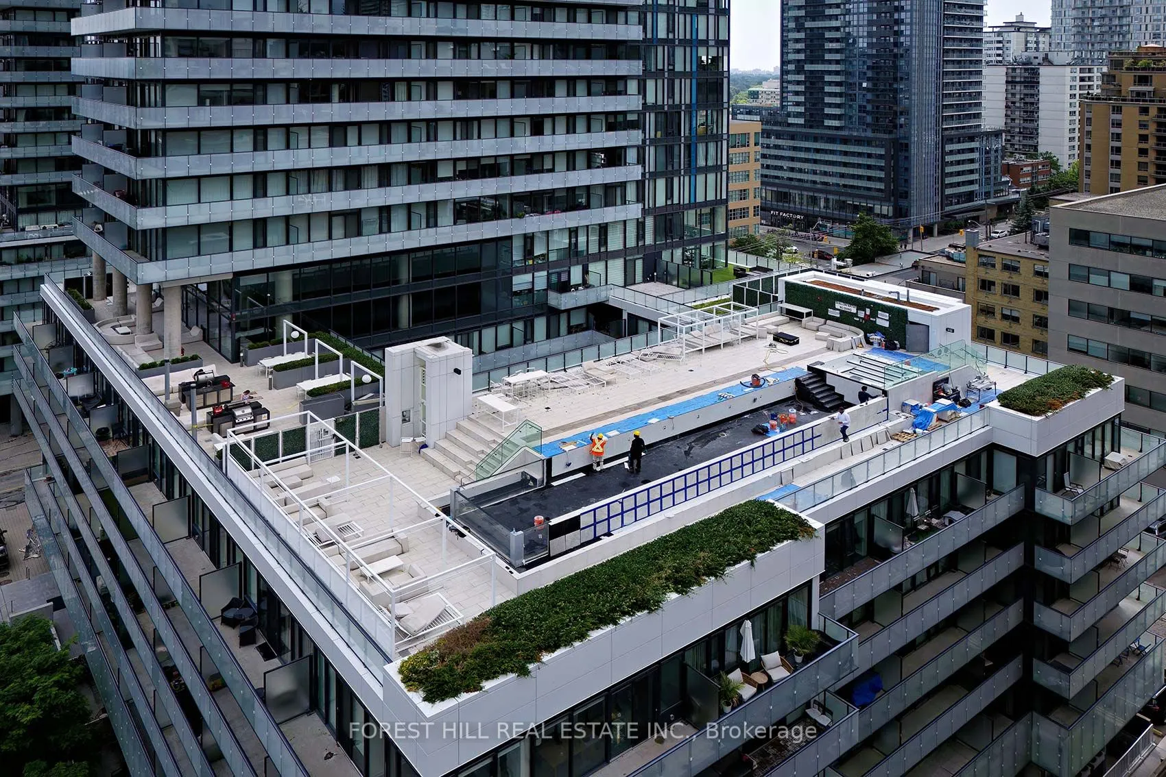161 Roehampton Avenue, #711