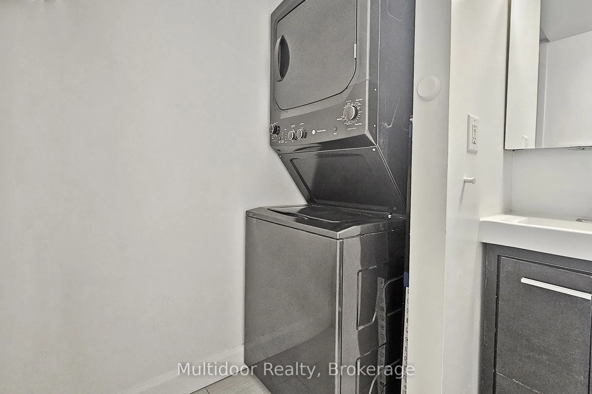 1029 King Street W, #203