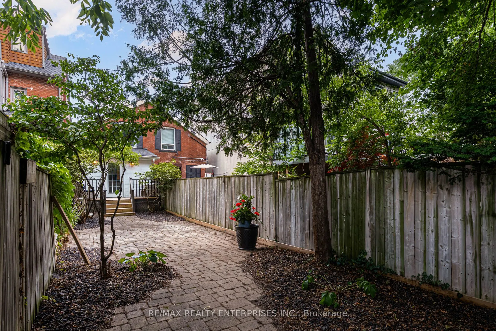42 Roslin Avenue