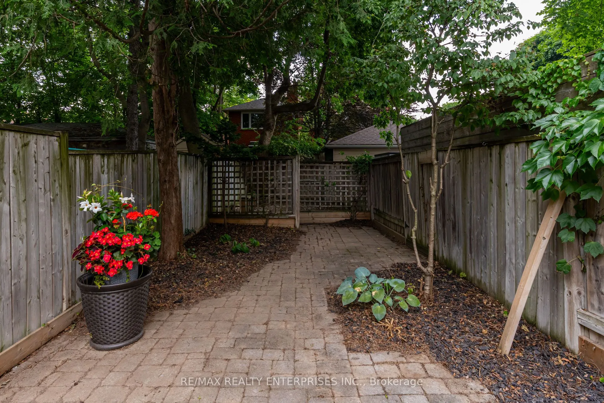 42 Roslin Avenue