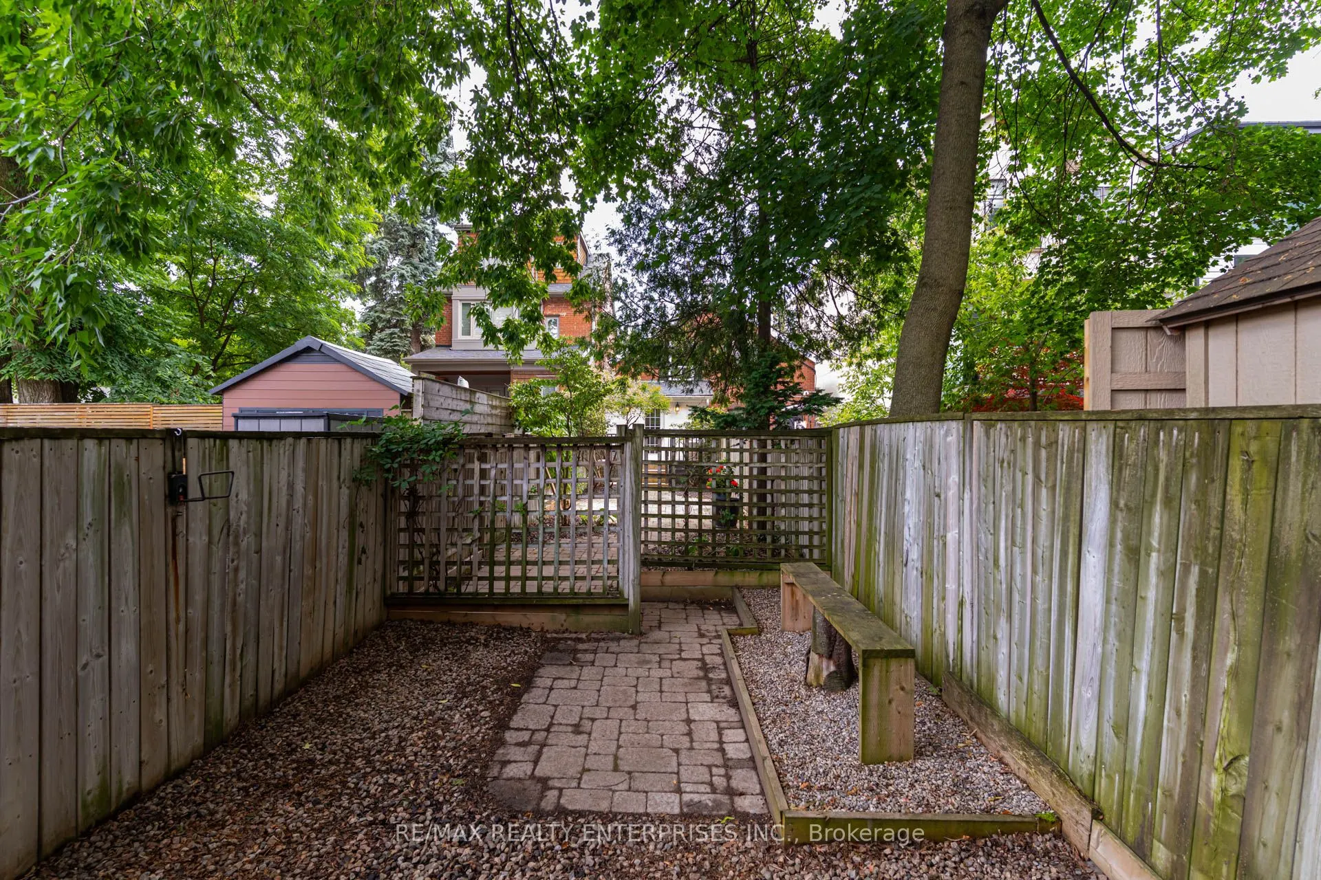 42 Roslin Avenue