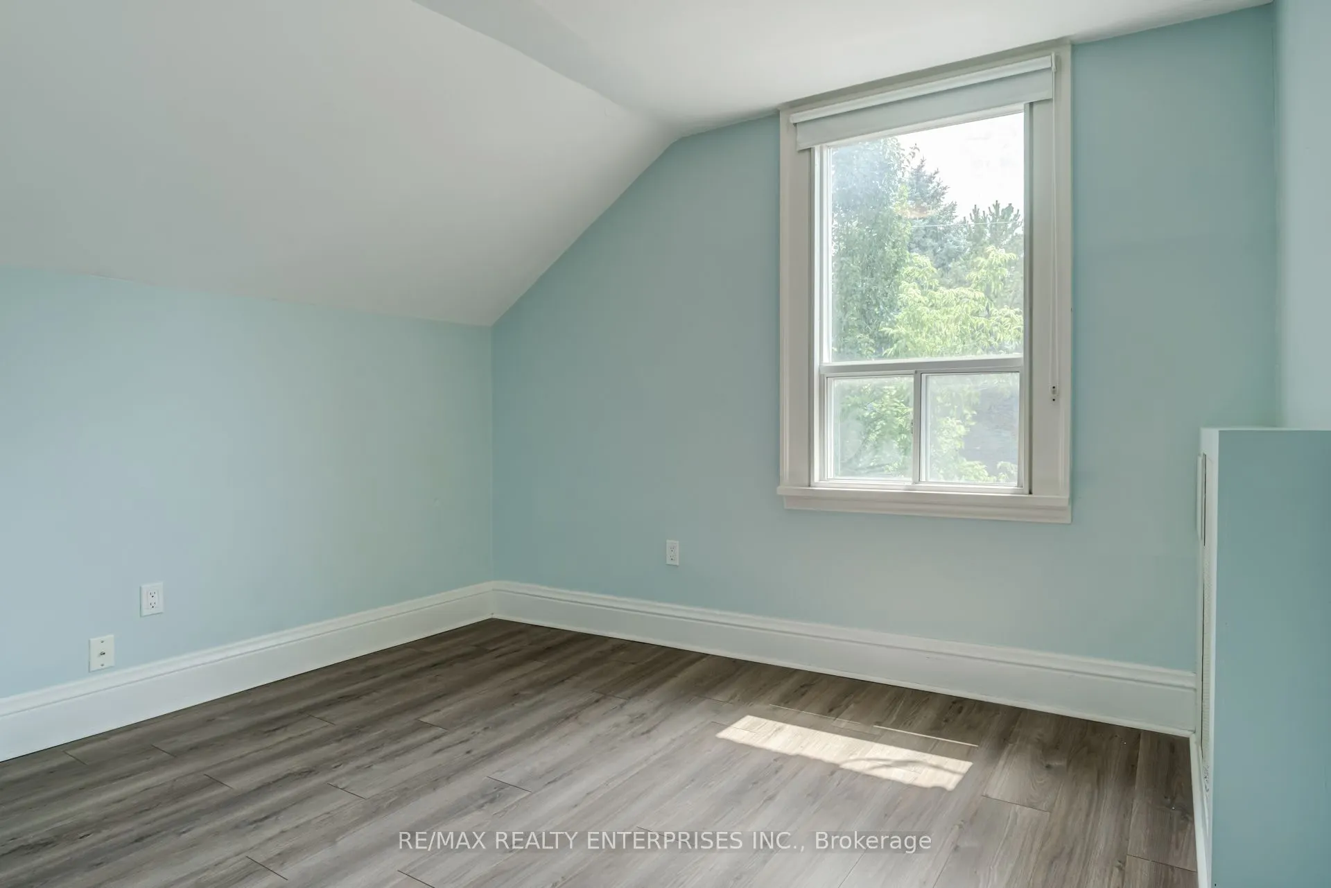 42 Roslin Avenue
