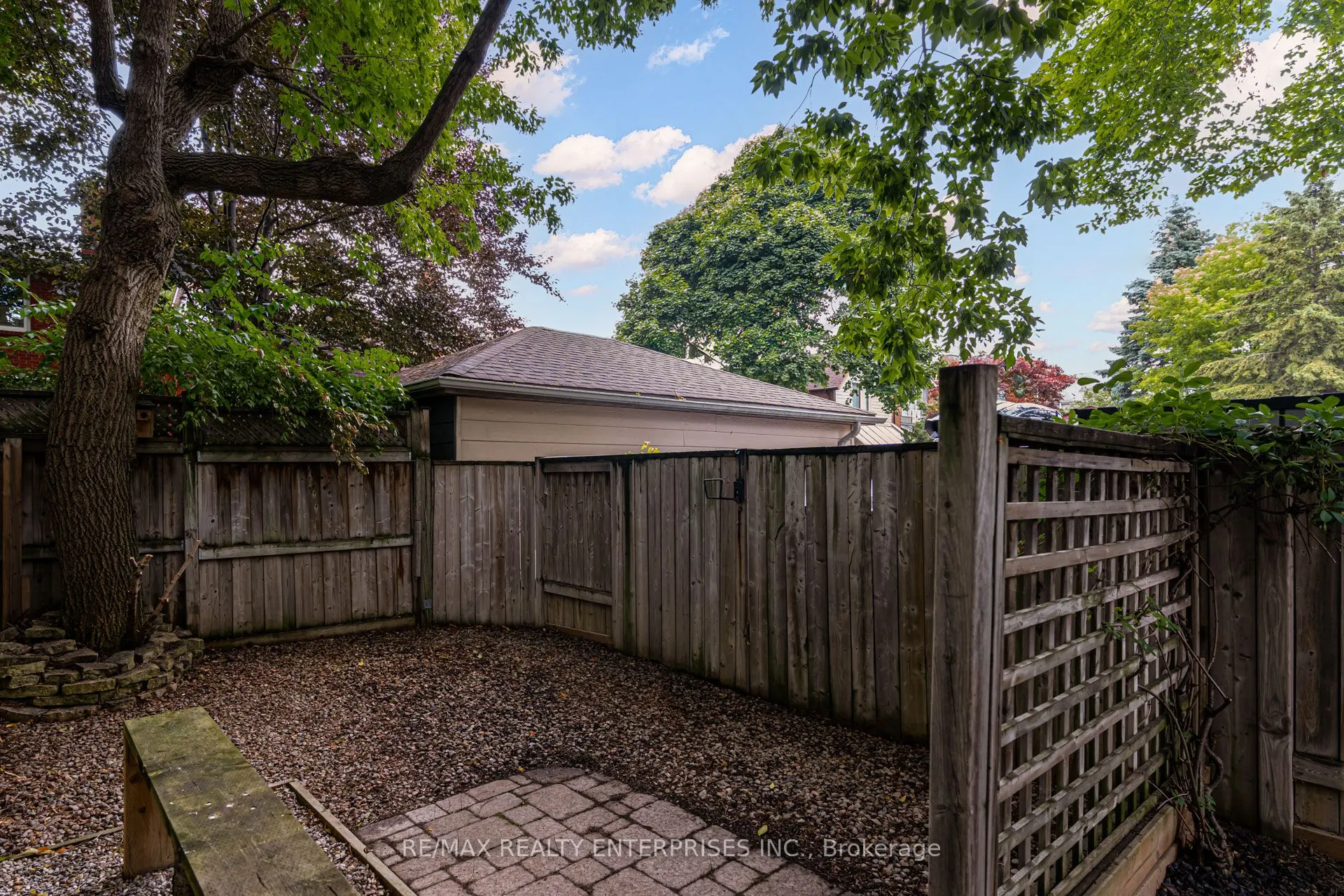 42 Roslin Avenue