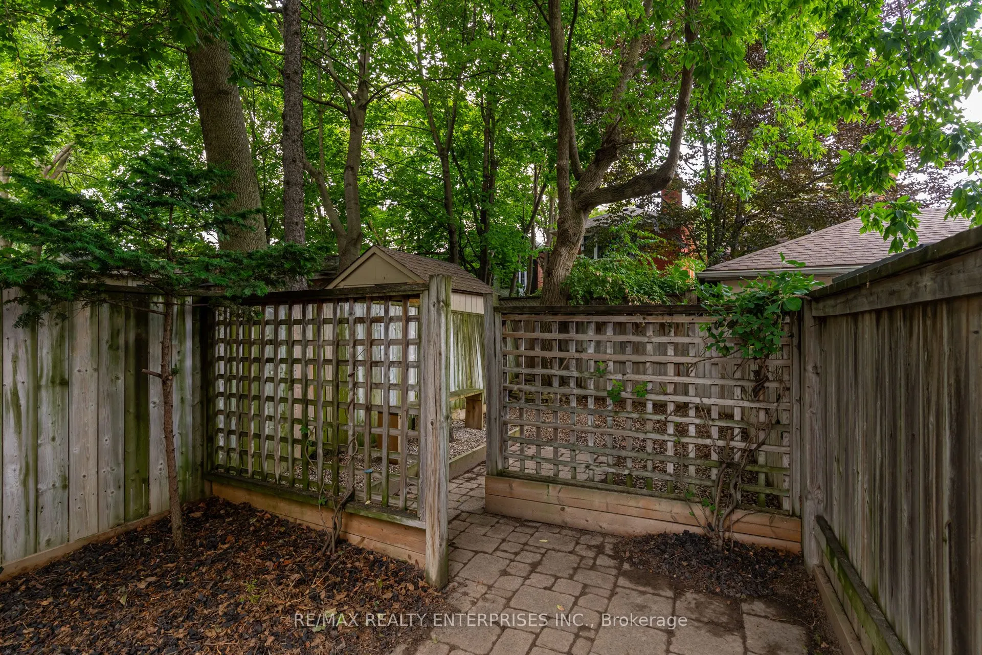 42 Roslin Avenue