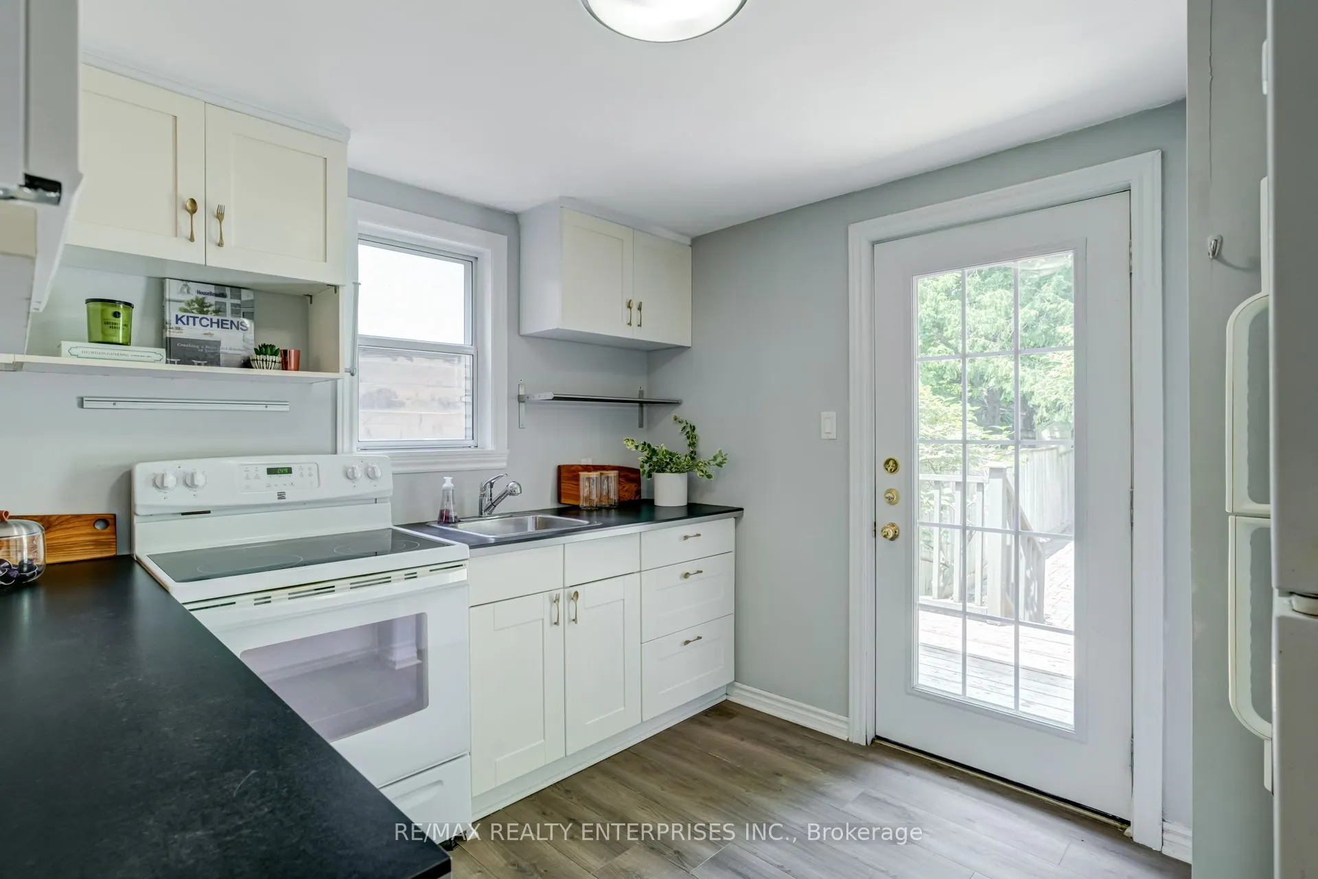 42 Roslin Avenue