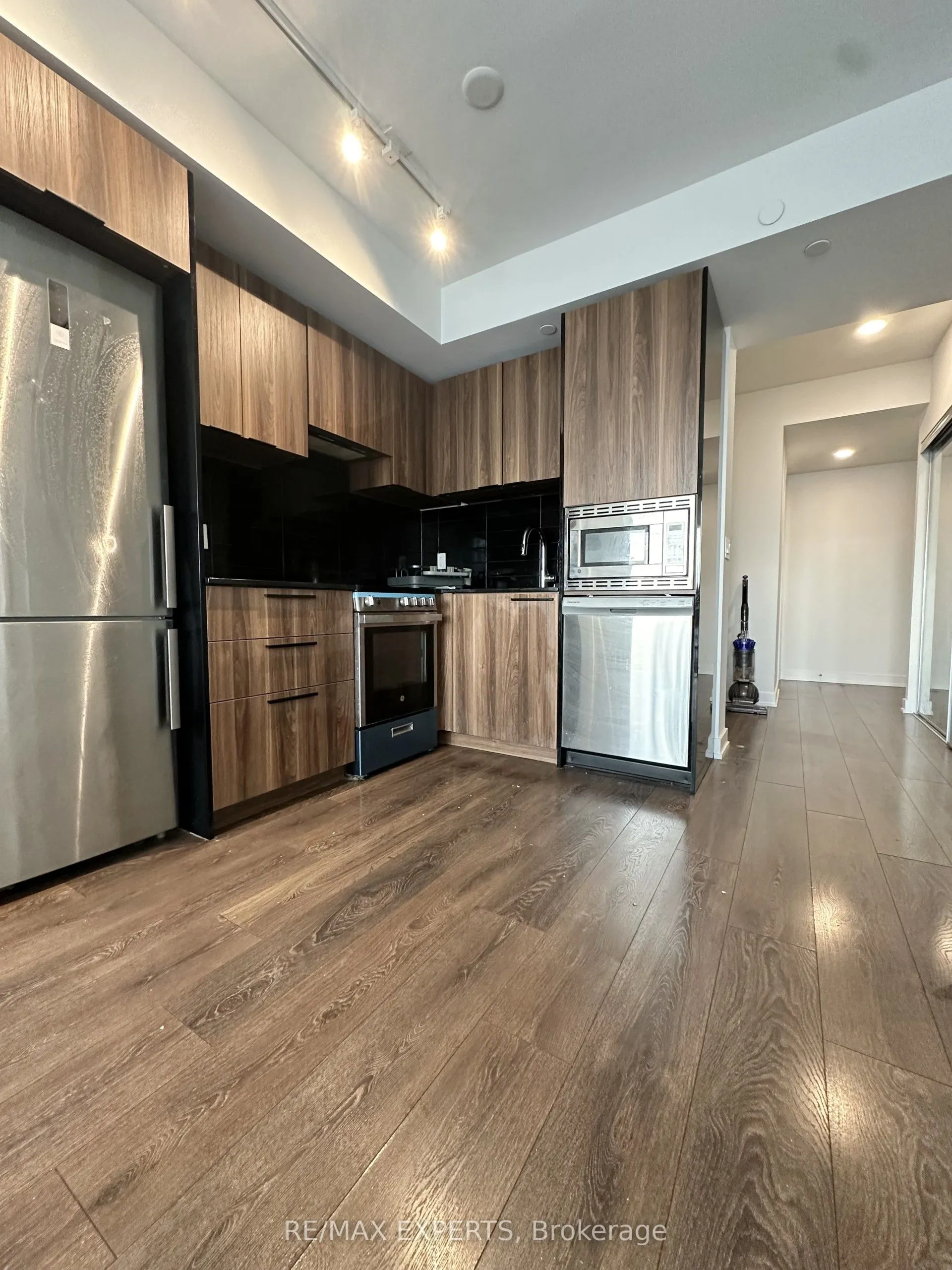 501 Yonge Street, #3213