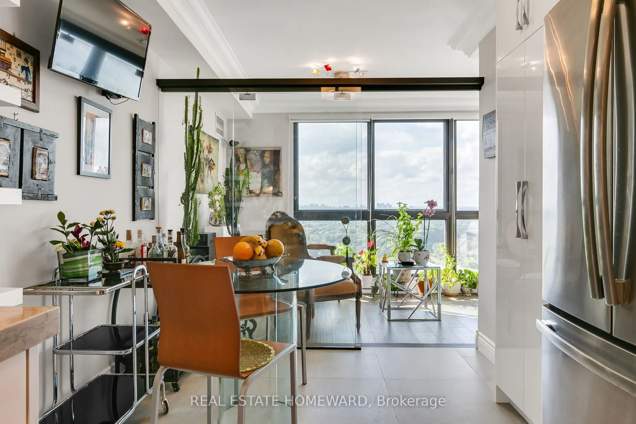 3 CONCORDE Place, #2603