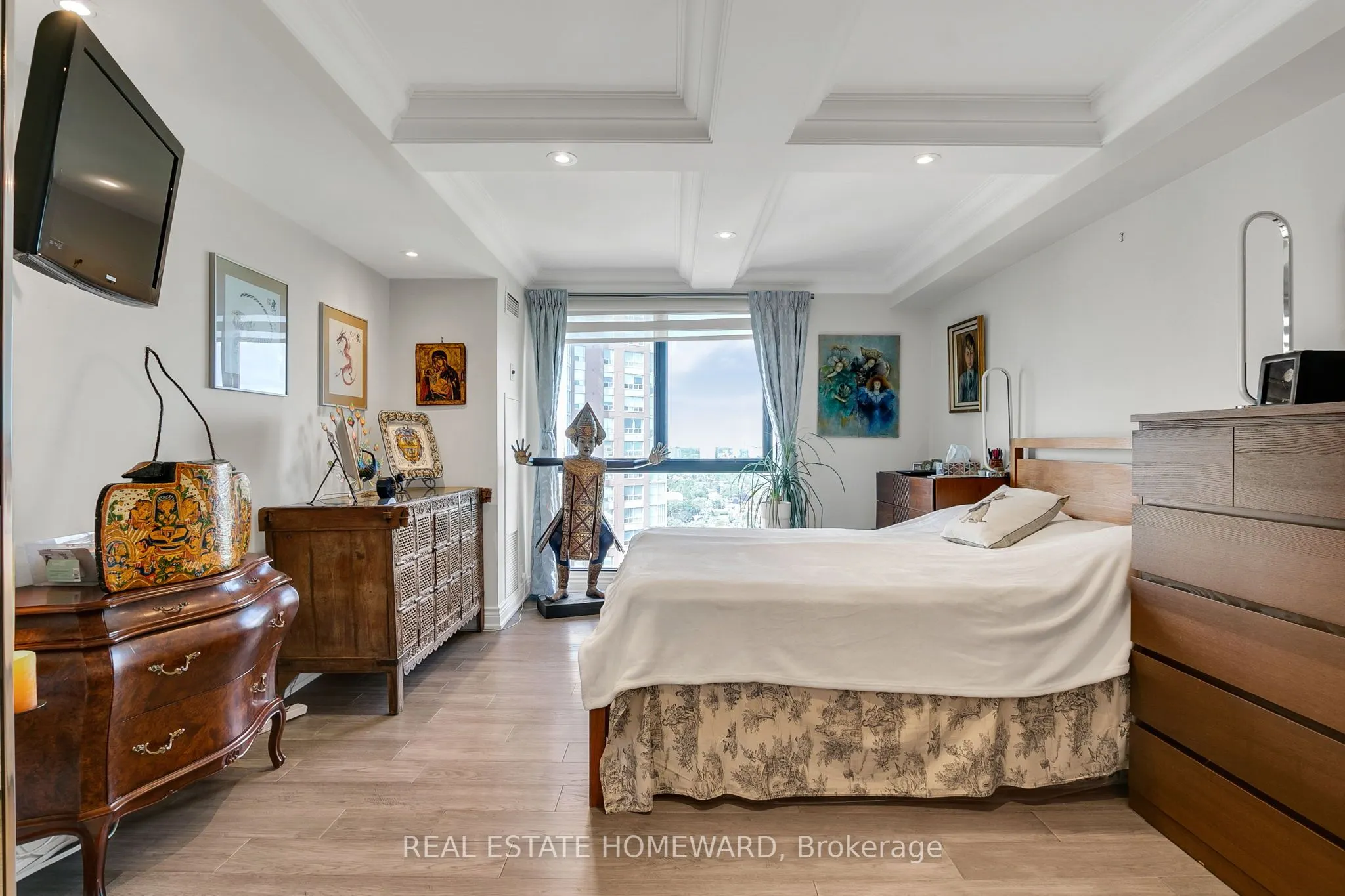 3 CONCORDE Place, #2603