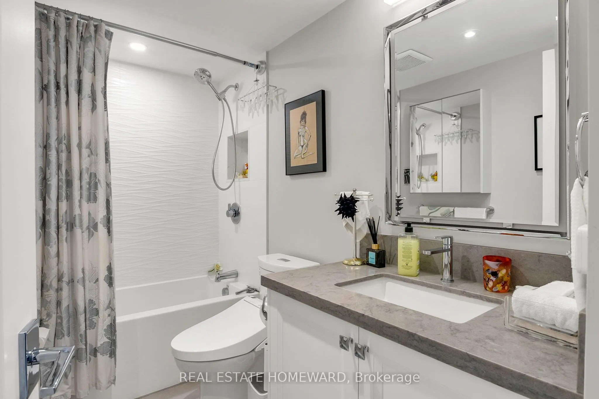 3 CONCORDE Place, #2603