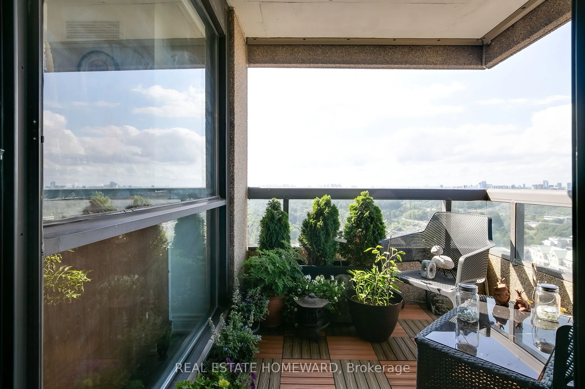 3 CONCORDE Place, #2603