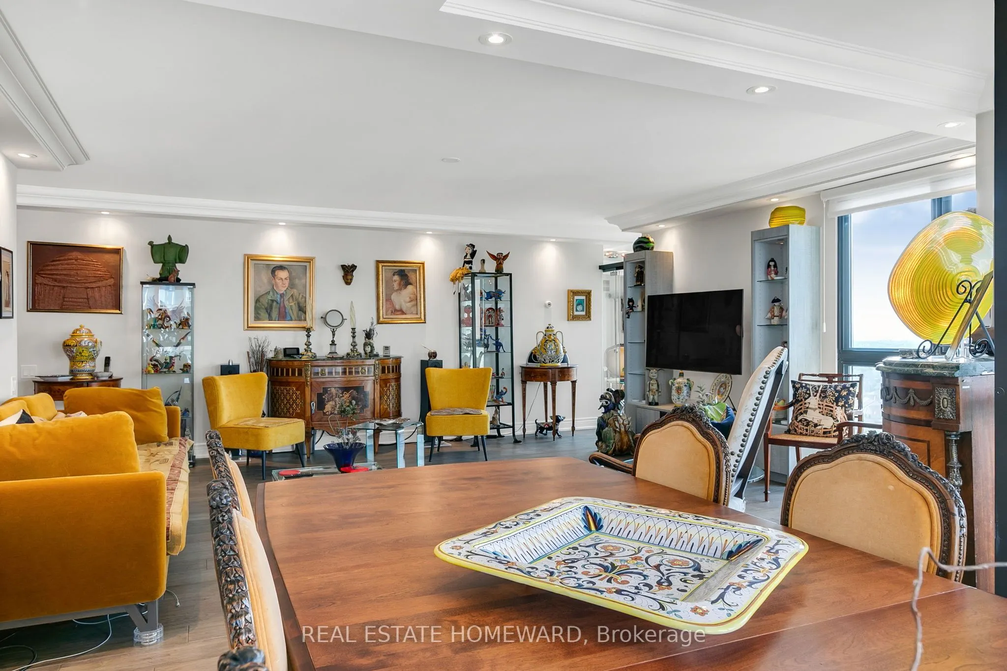 3 CONCORDE Place, #2603