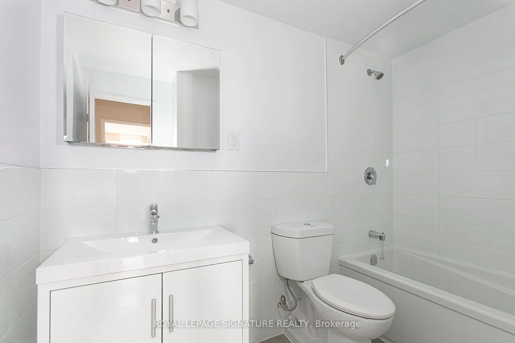 666 Spadina Avenue, #2403