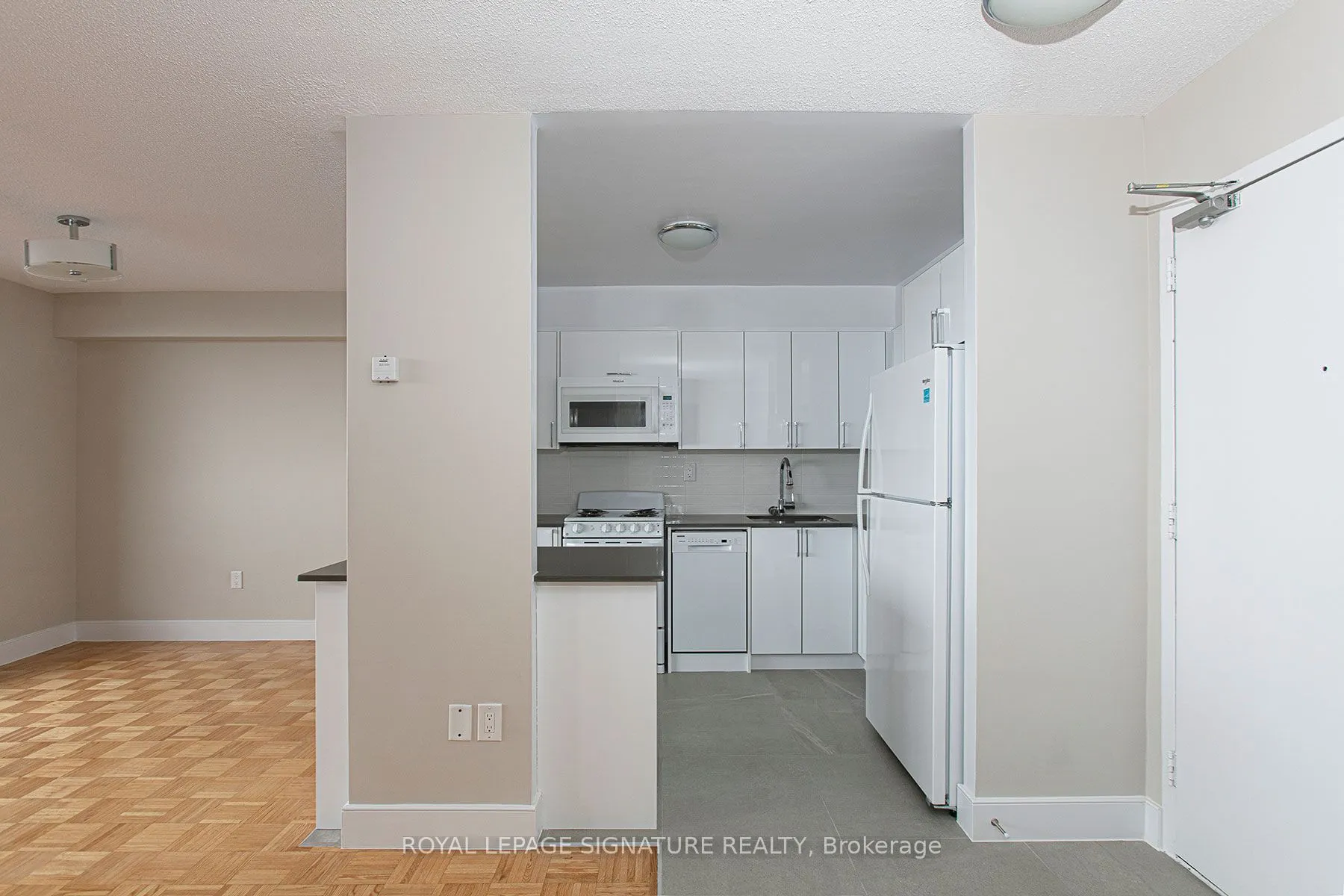 666 Spadina Avenue, #2403