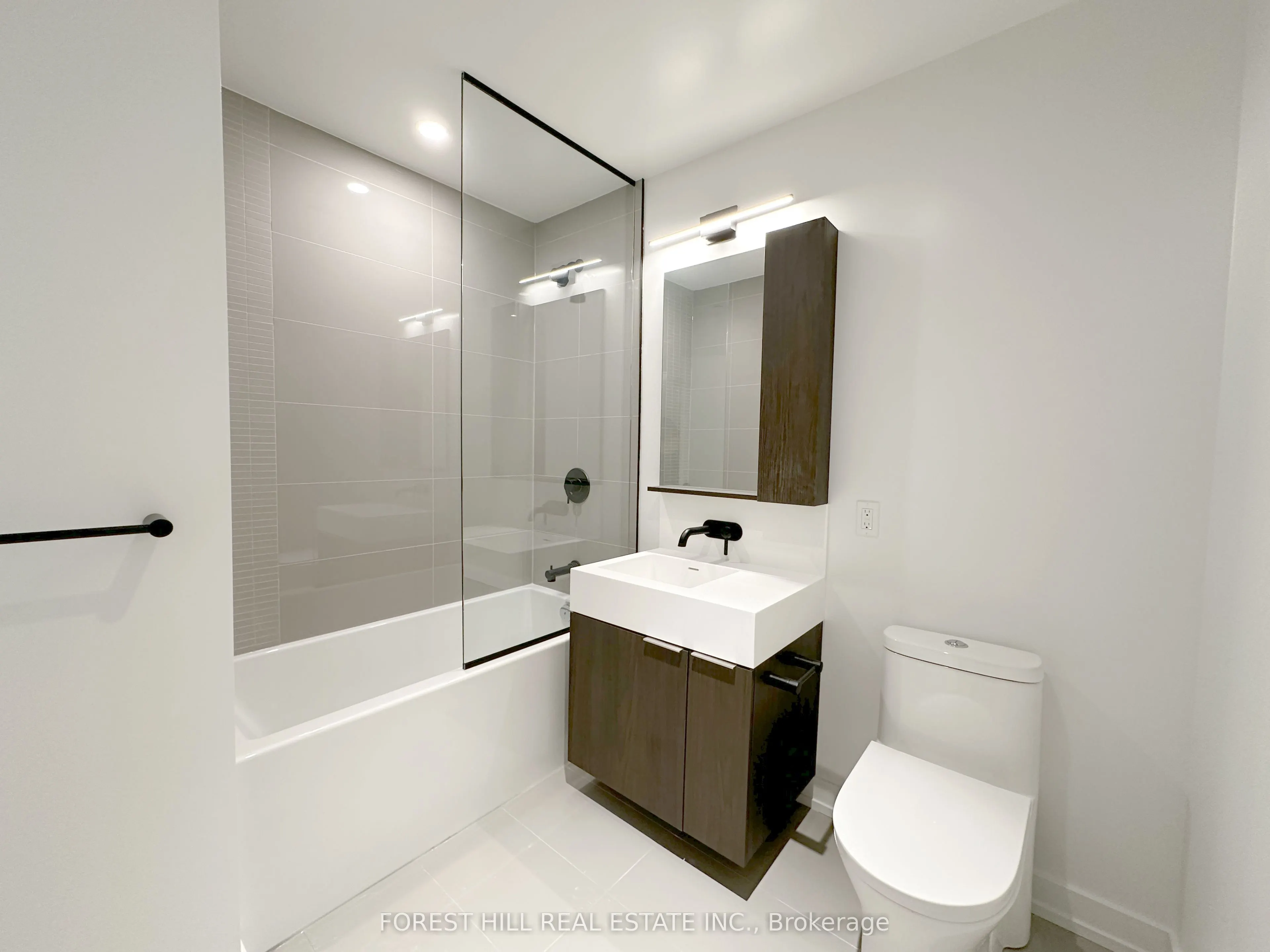 127 Broadway Avenue, #2408