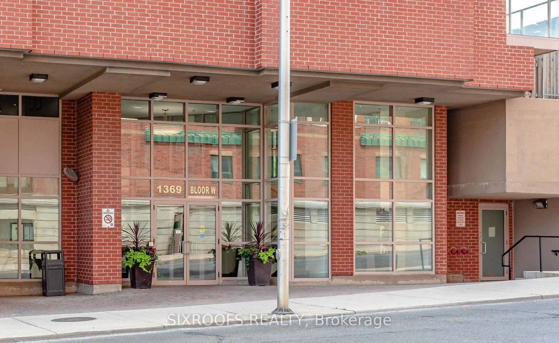 1369 Bloor Street W, #1217
