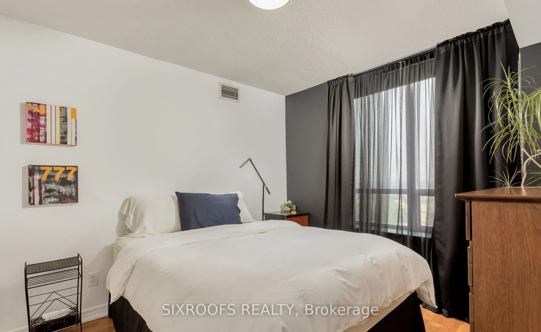 1369 Bloor Street W, #1217