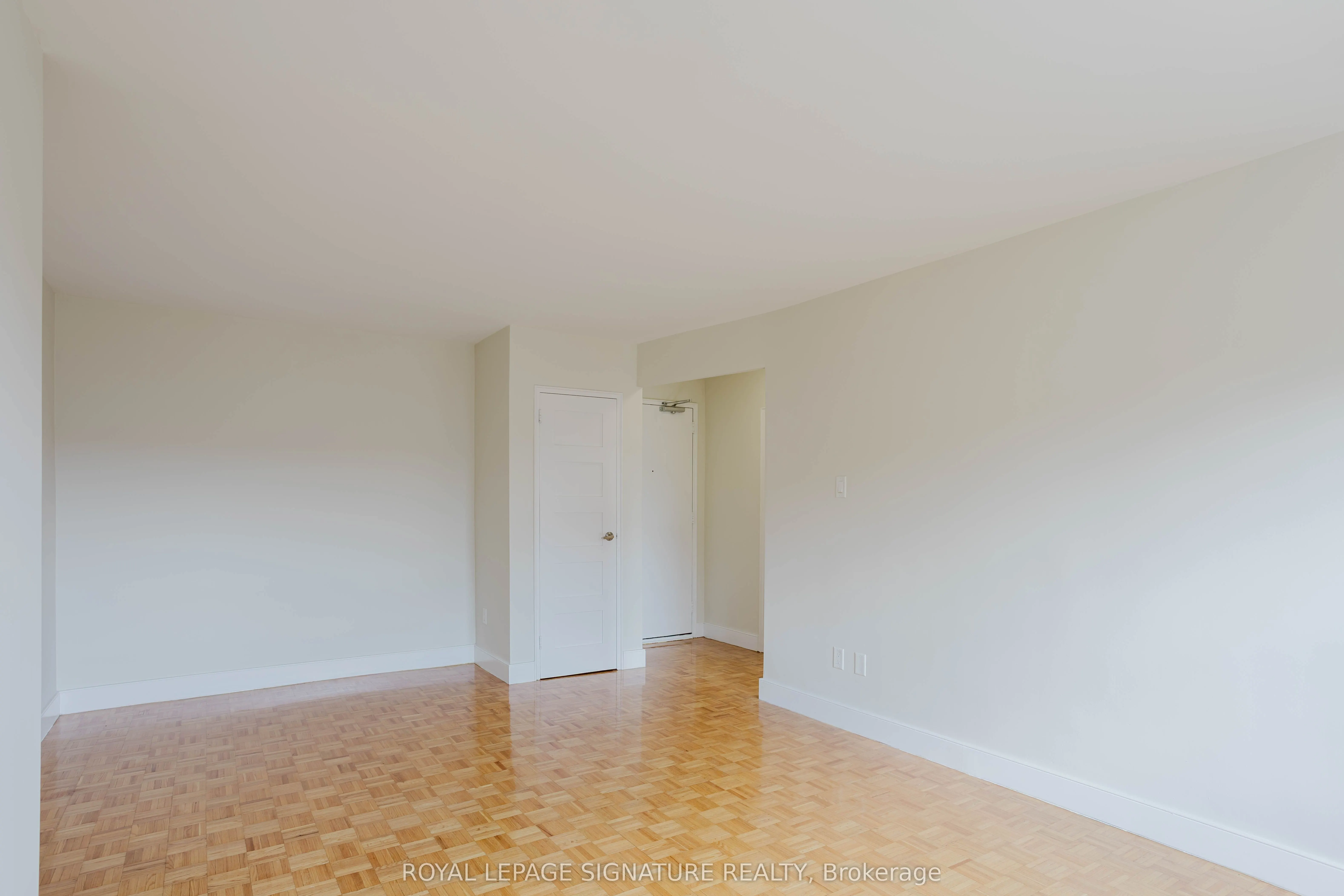 1291 Bayview Avenue, #405