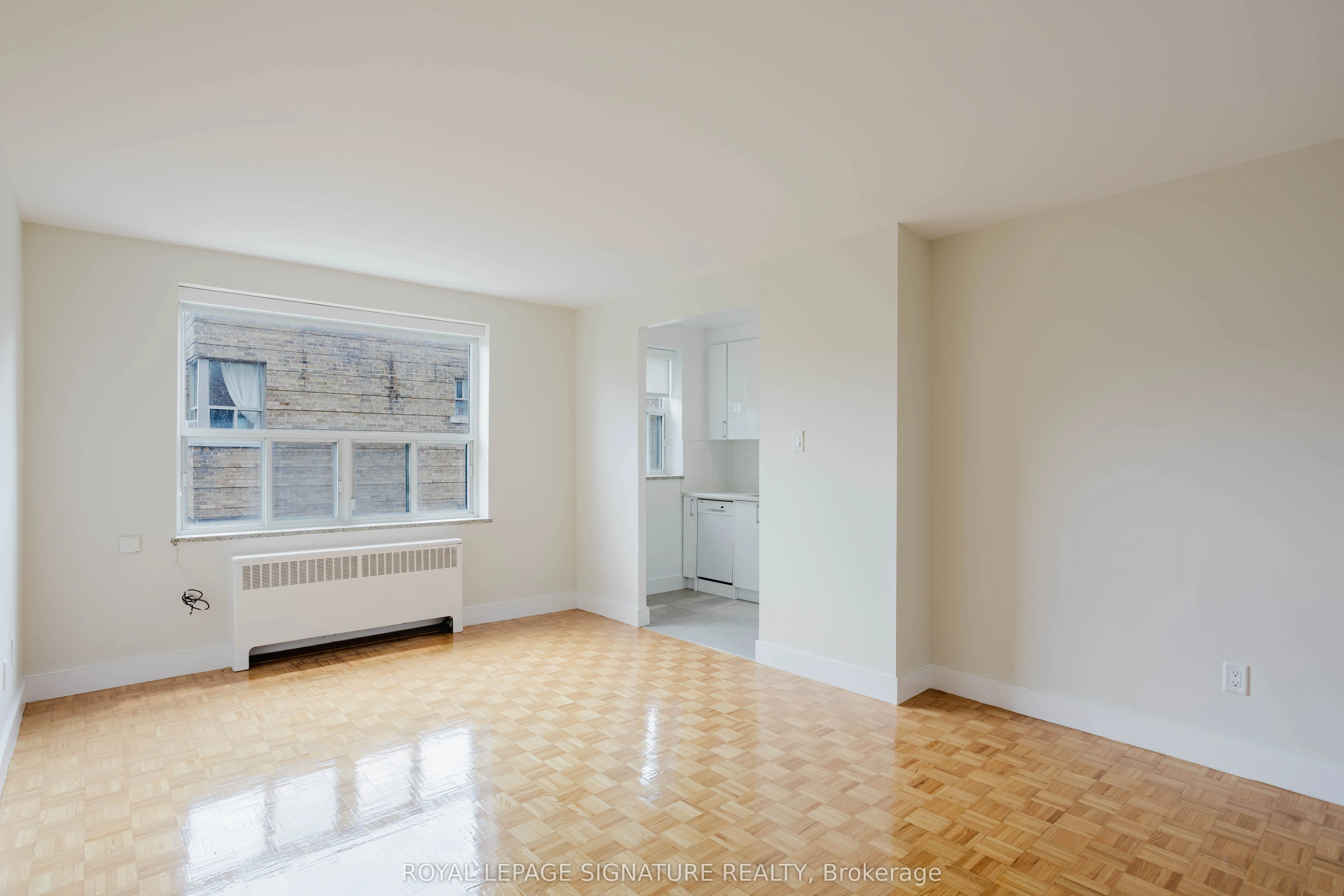 1291 Bayview Avenue, #405