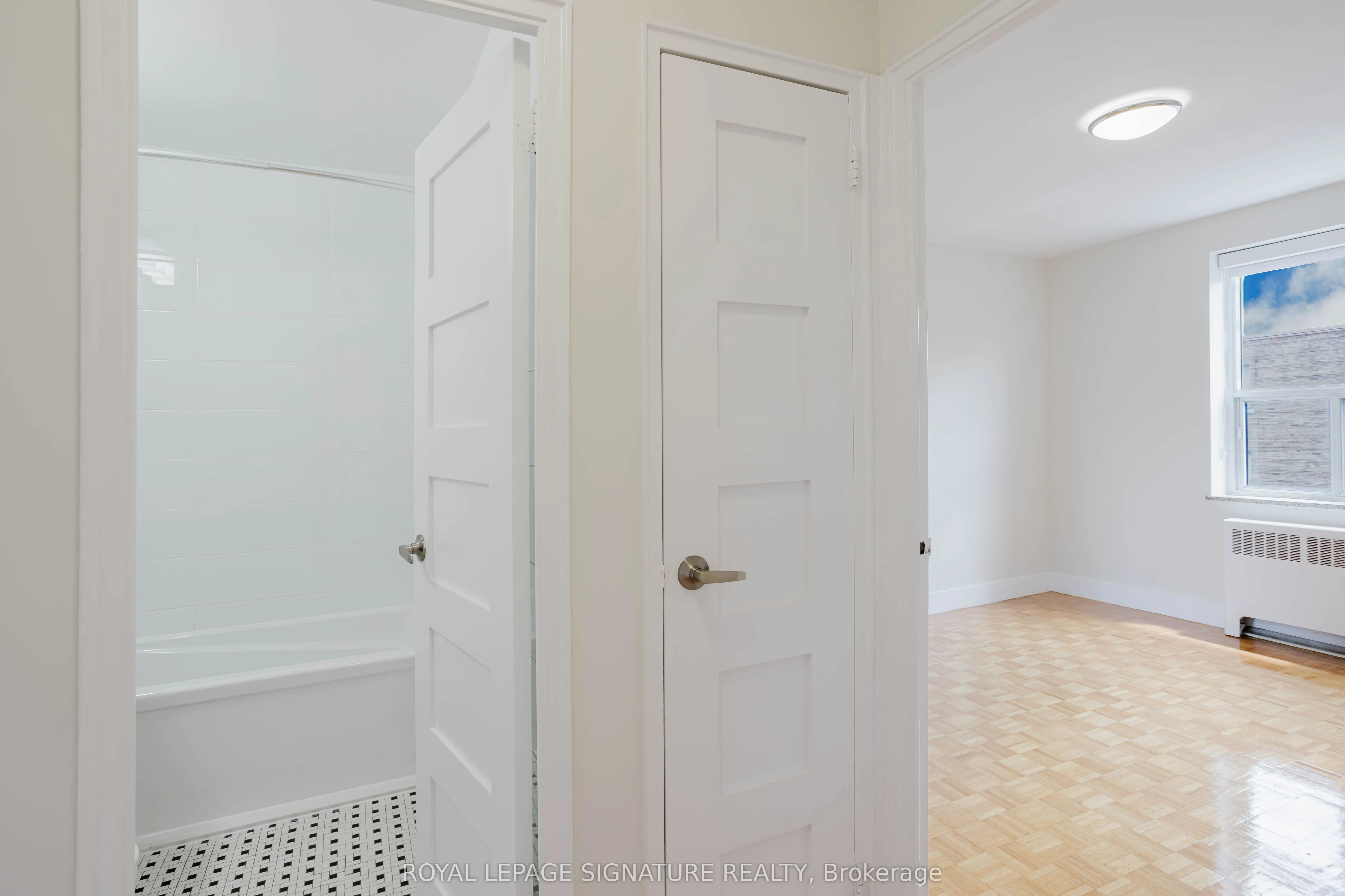 1291 Bayview Avenue, #405