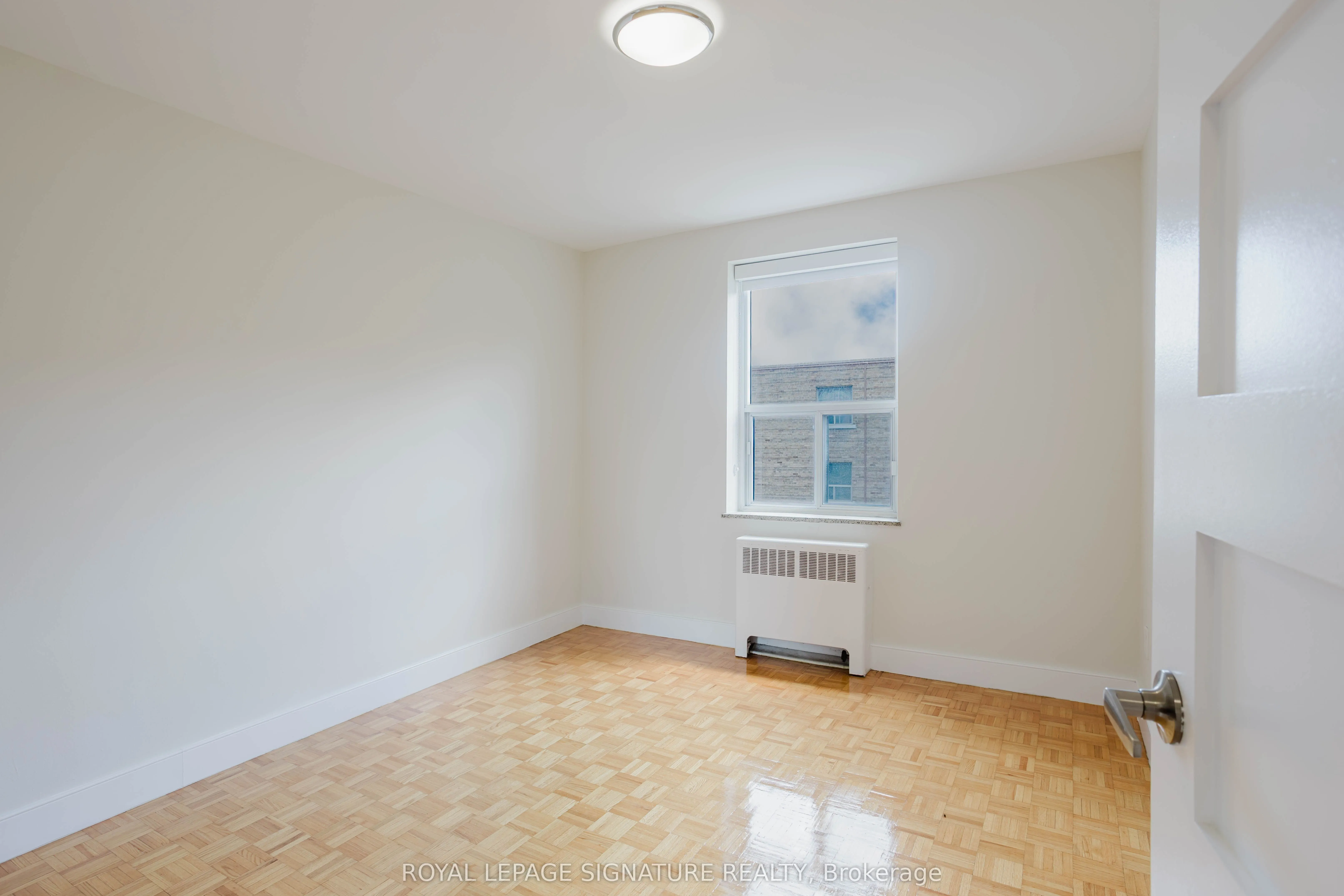 1291 Bayview Avenue, #405