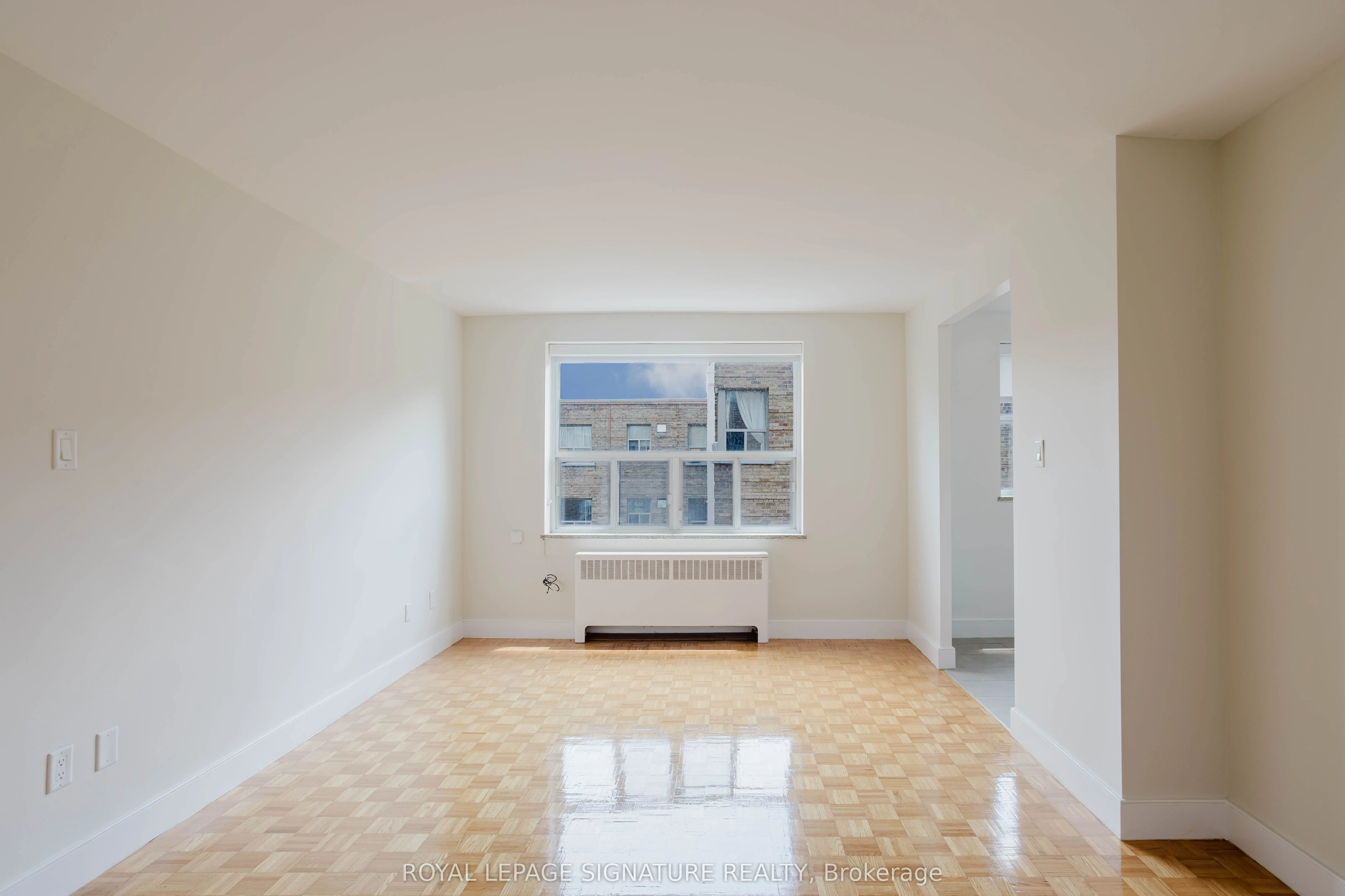1291 Bayview Avenue, #405