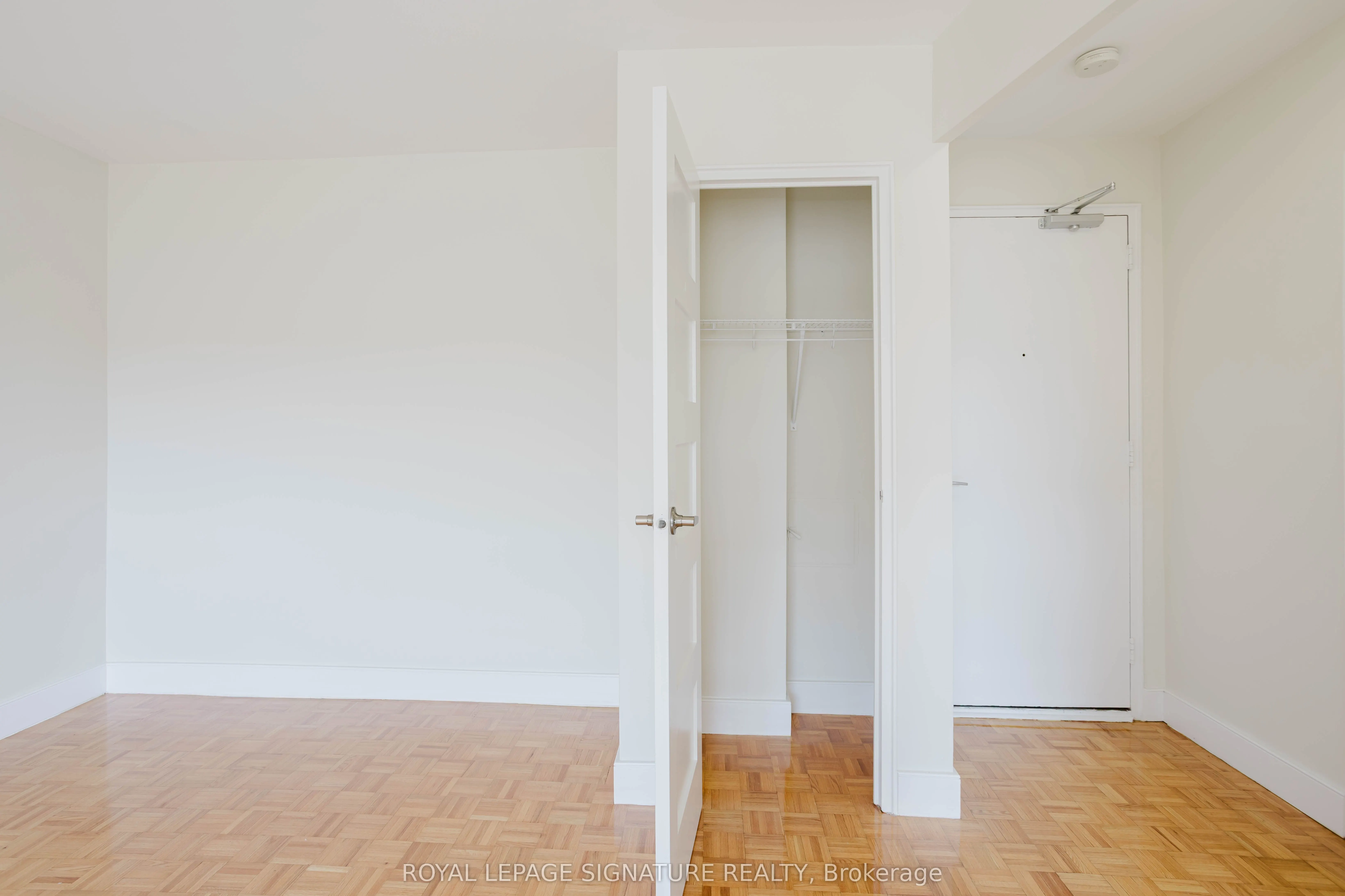 1291 Bayview Avenue, #405