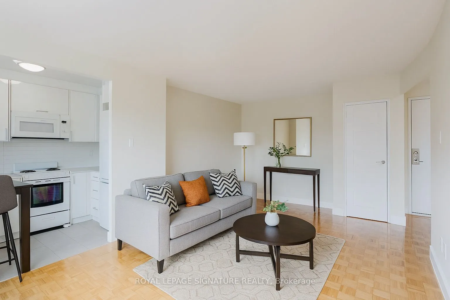 1291 Bayview Avenue, #405