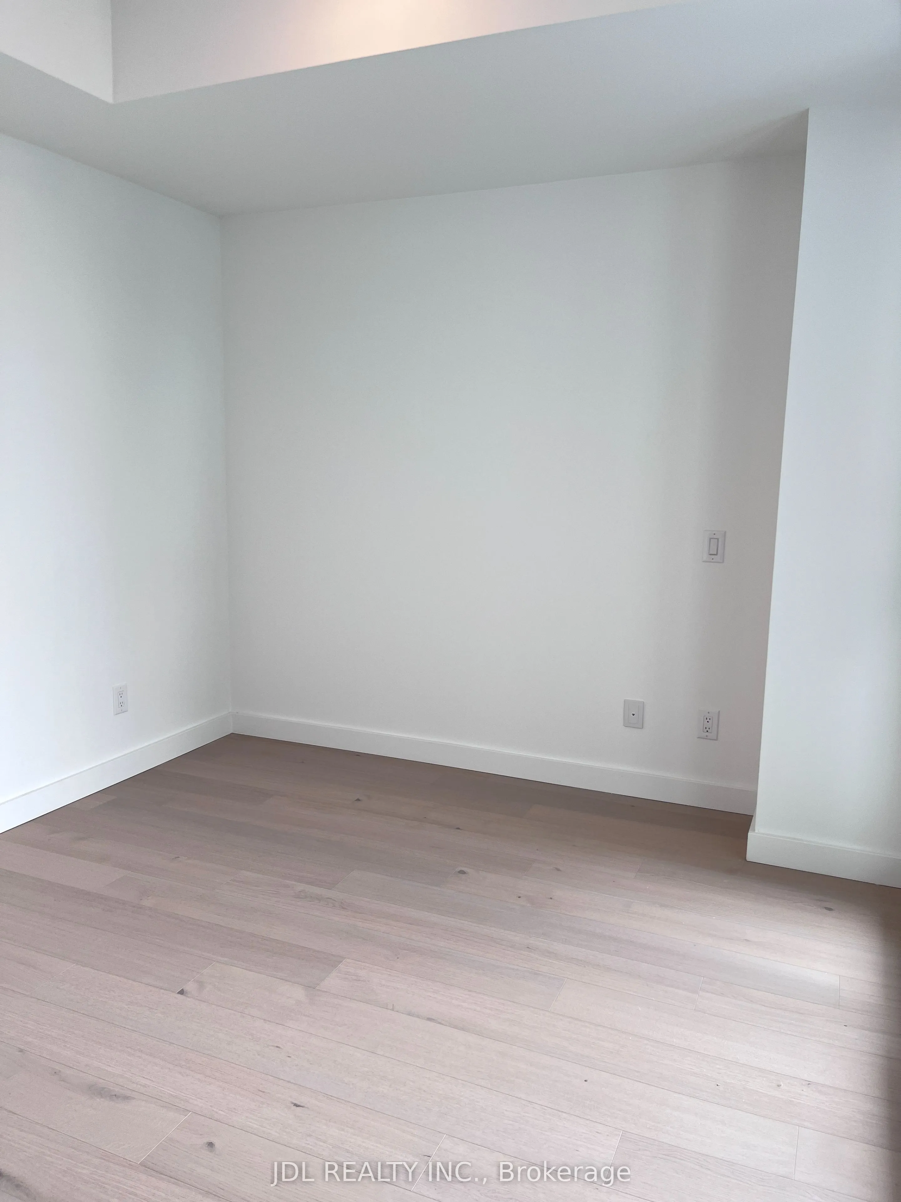 81 Wellesley Street E, #1701