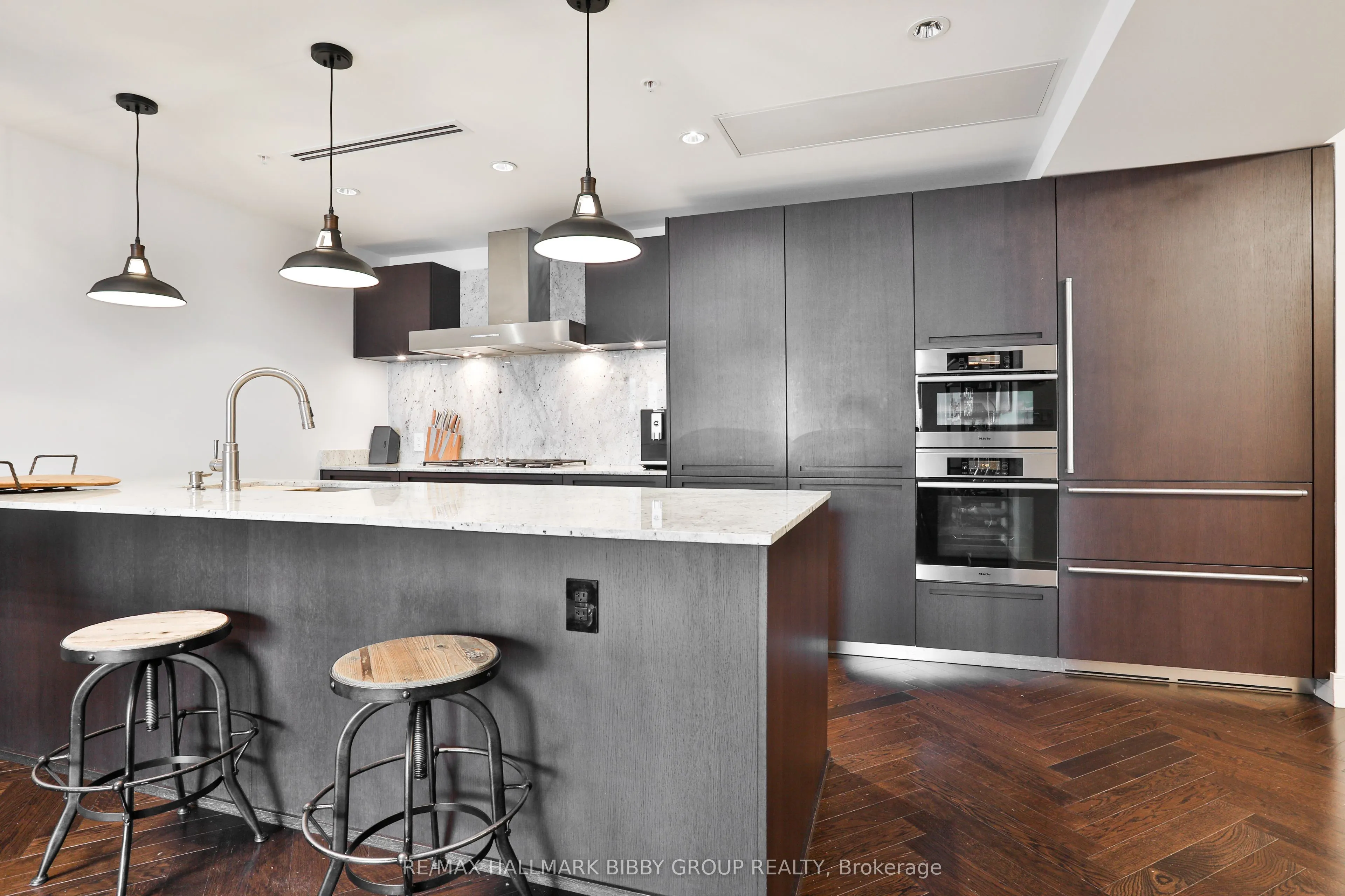 180 University Avenue, #4707