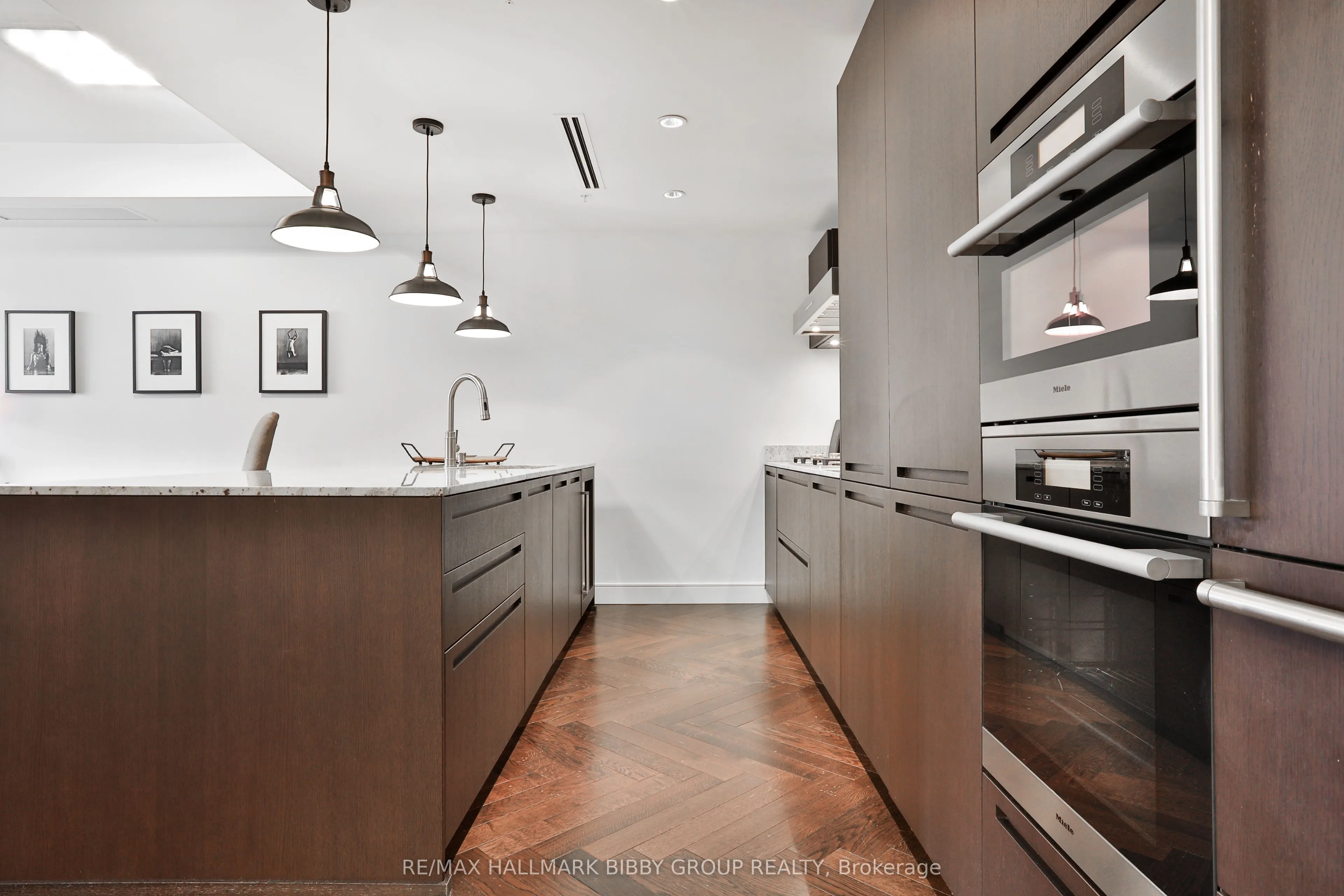 180 University Avenue, #4707