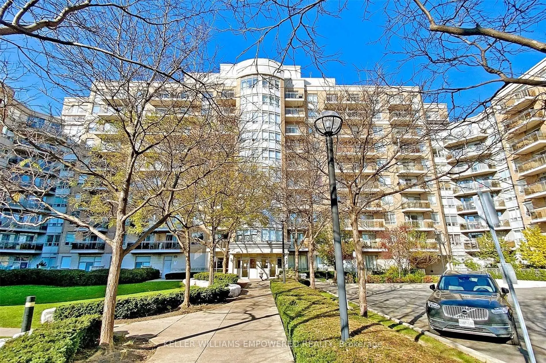 650 Lawrence Avenue W, #915