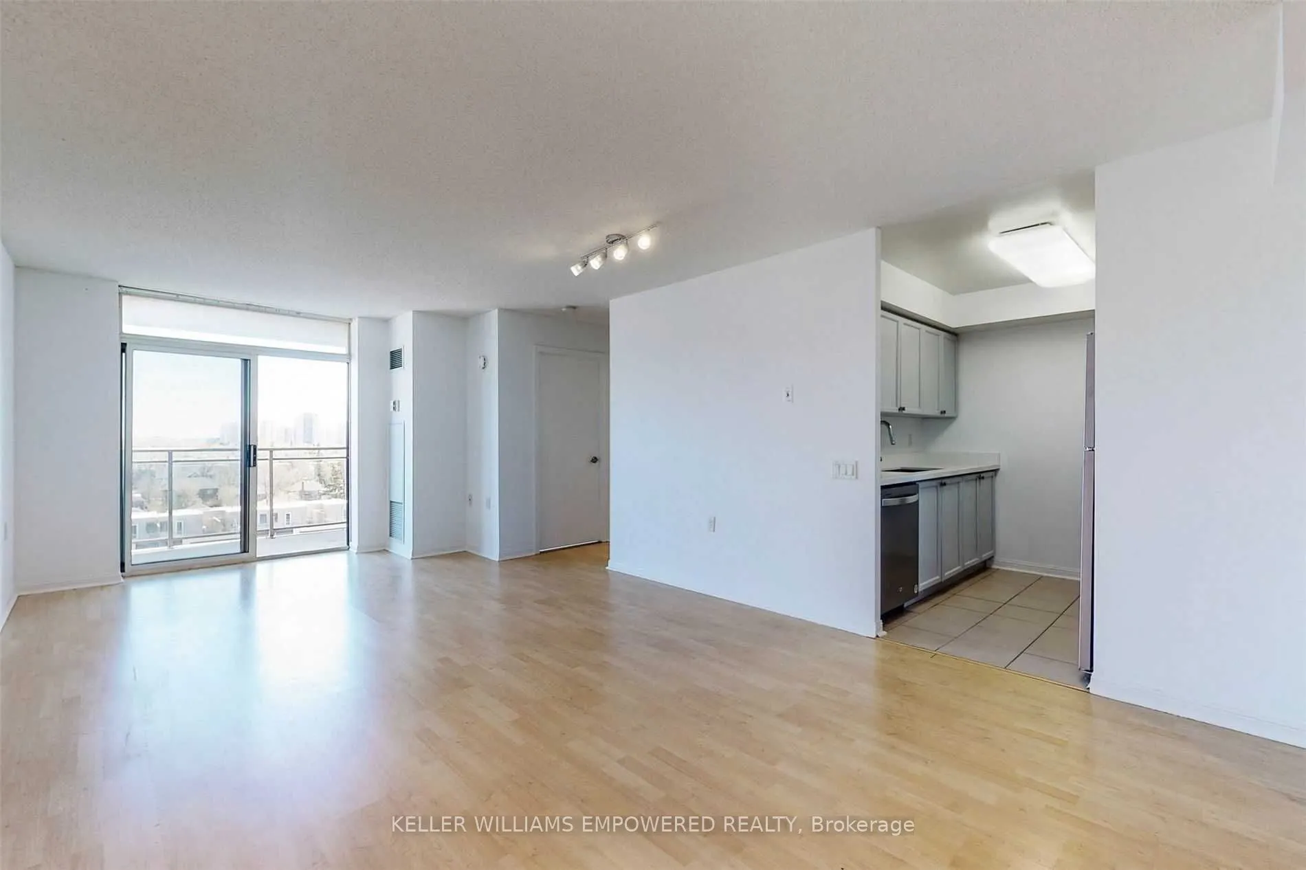 650 Lawrence Avenue W, #915