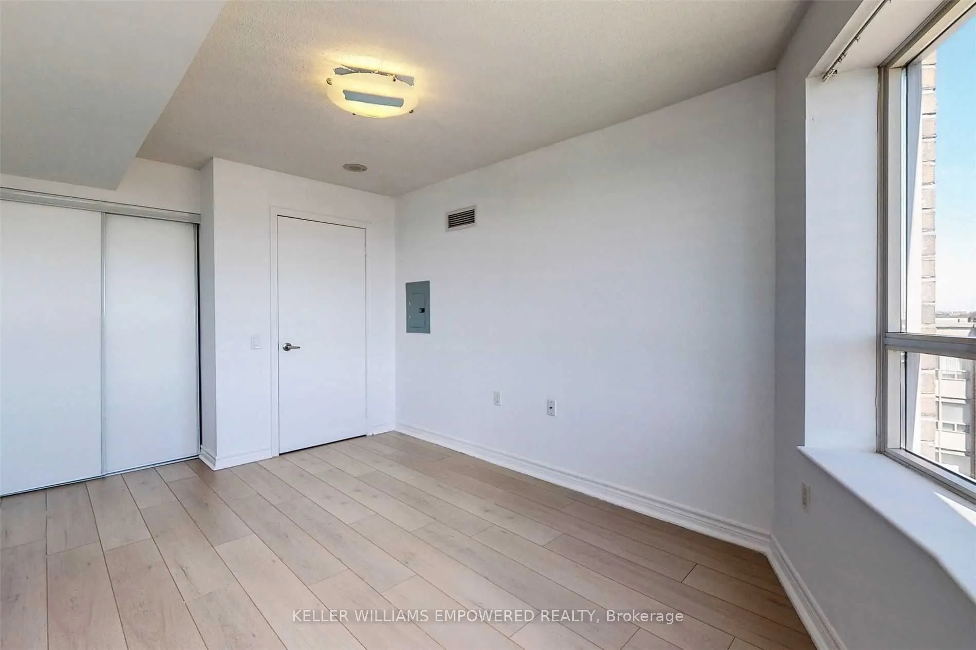 650 Lawrence Avenue W, #915