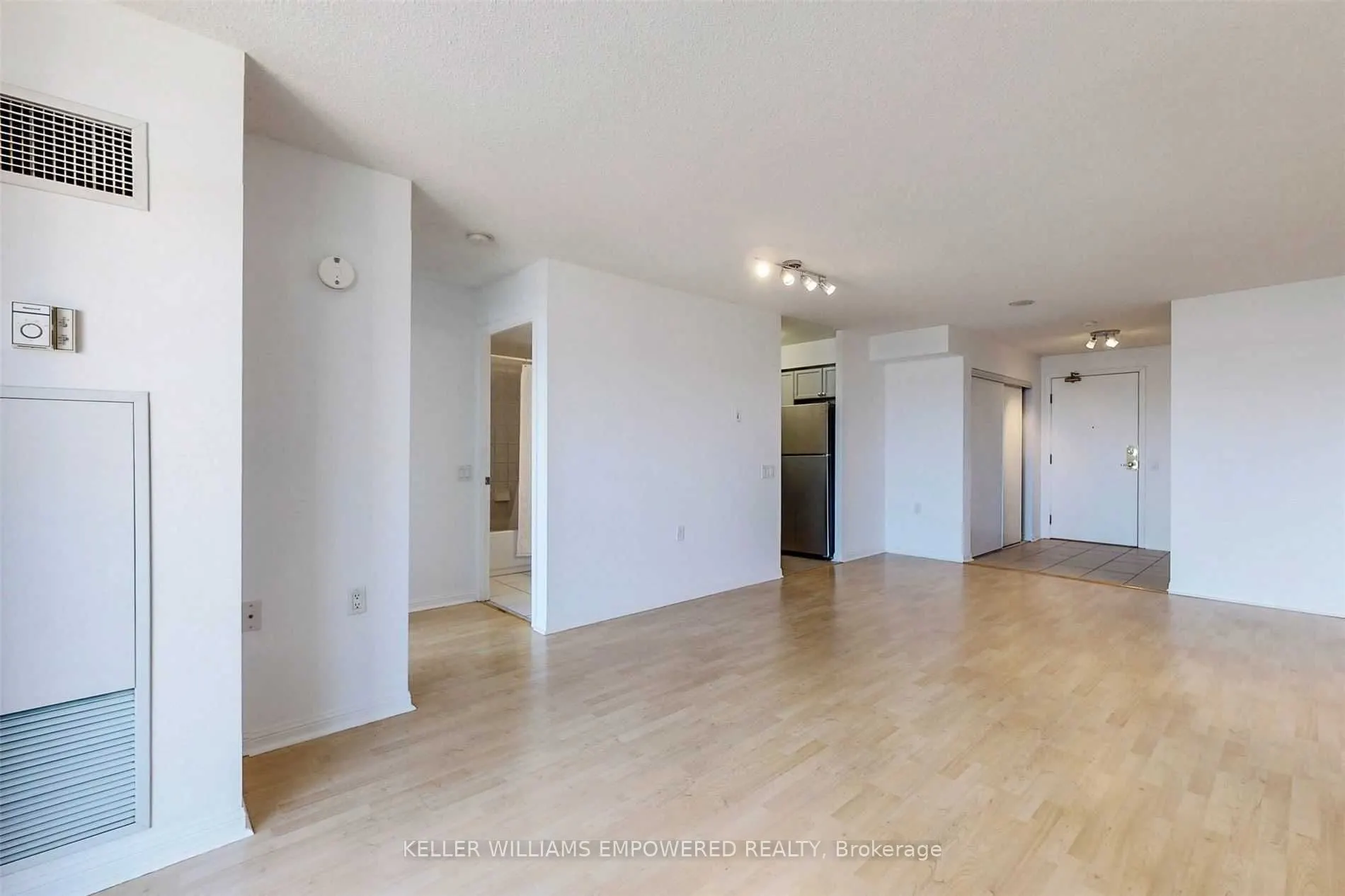 650 Lawrence Avenue W, #915
