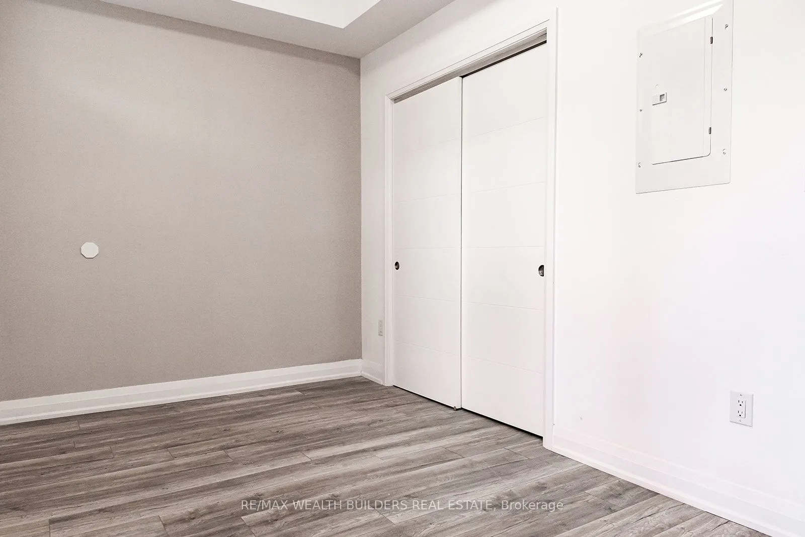 213 Jarvis Street, #6